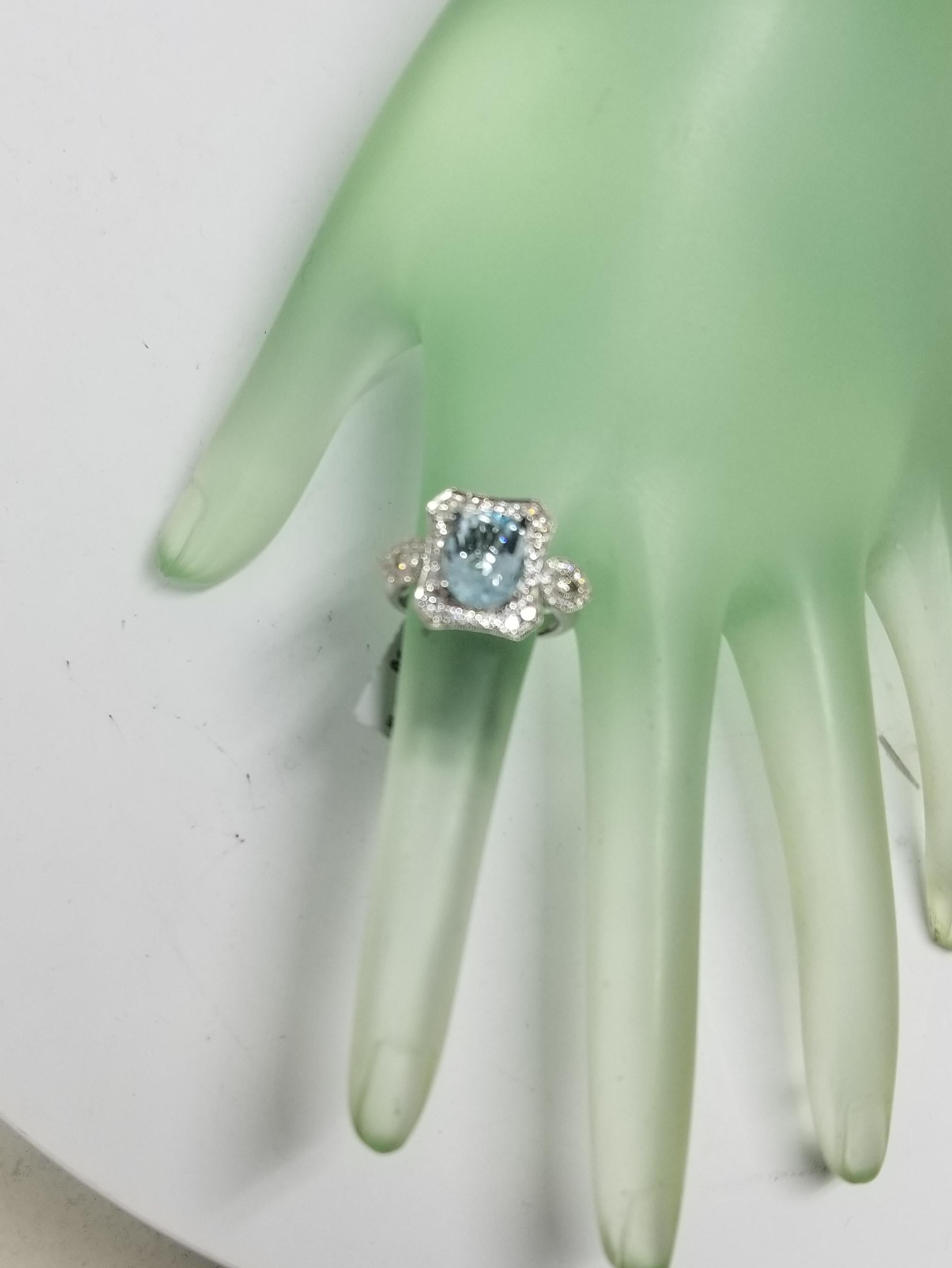 14 Karat White Gold Aquamarine and Diamond Ring In New Condition In Los Angeles, CA