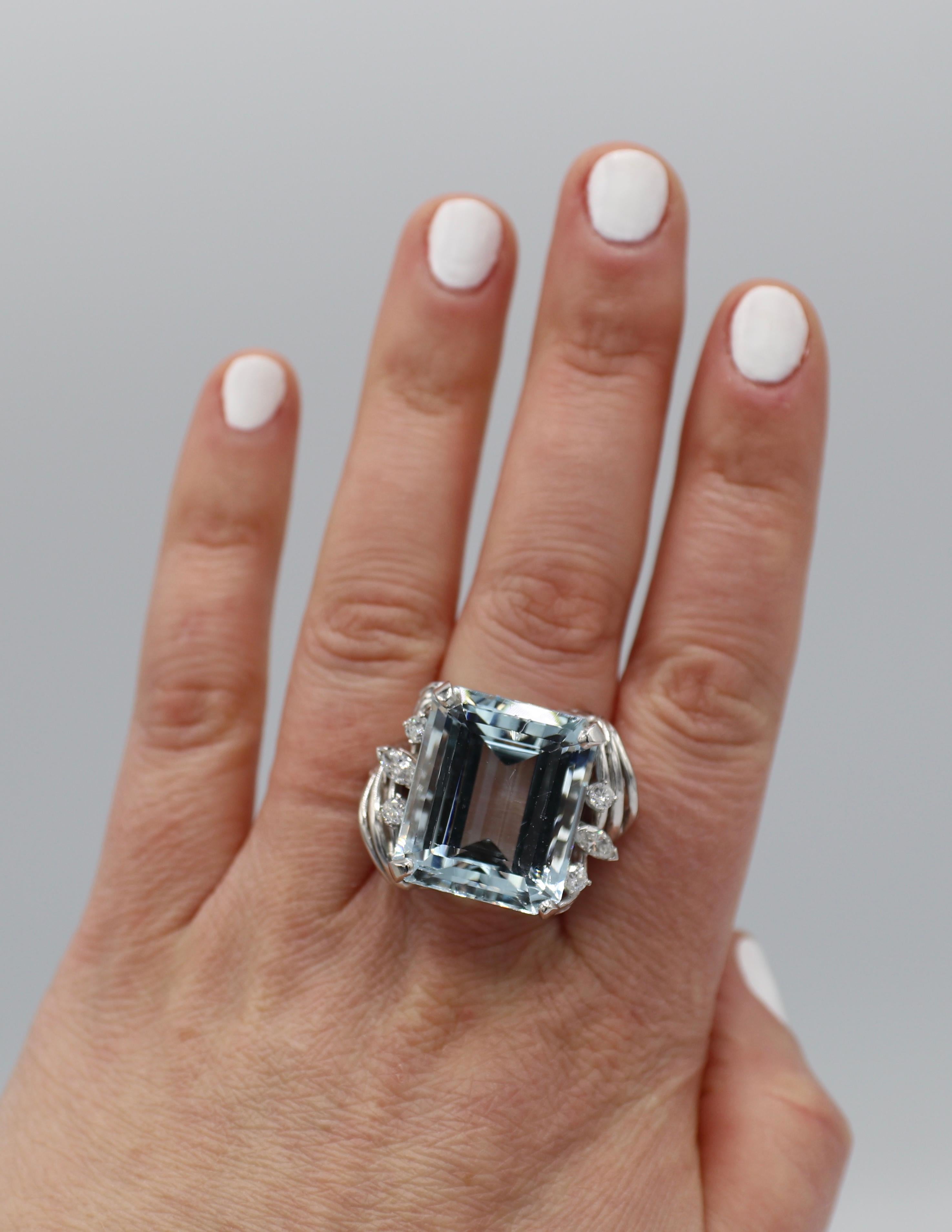 14 Karat White Gold Aquamarine and Diamond Cocktail Ring 4