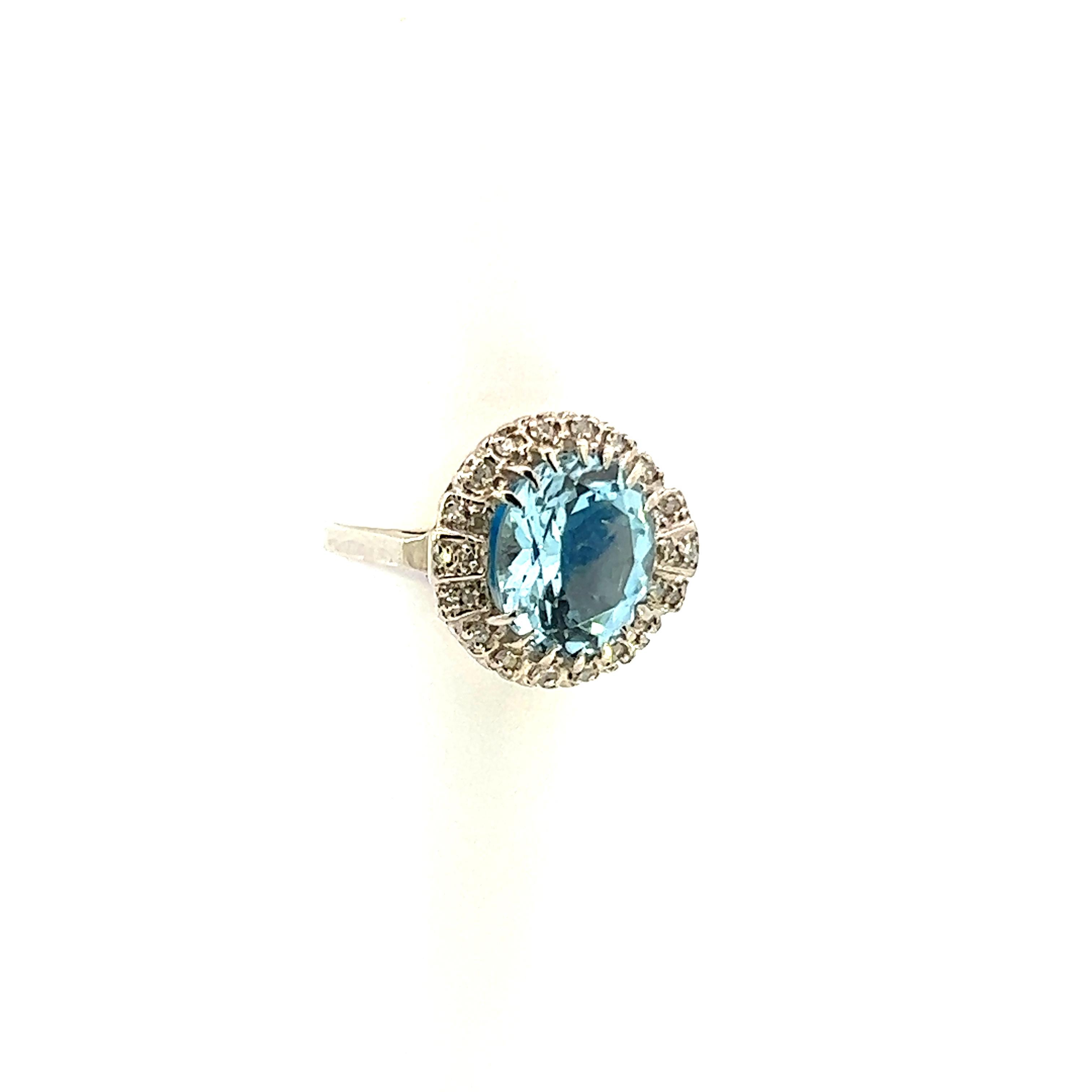 da uomo o donna Anello da cocktail contemporaneo con acquamarina e diamante in oro bianco 14k in vendita