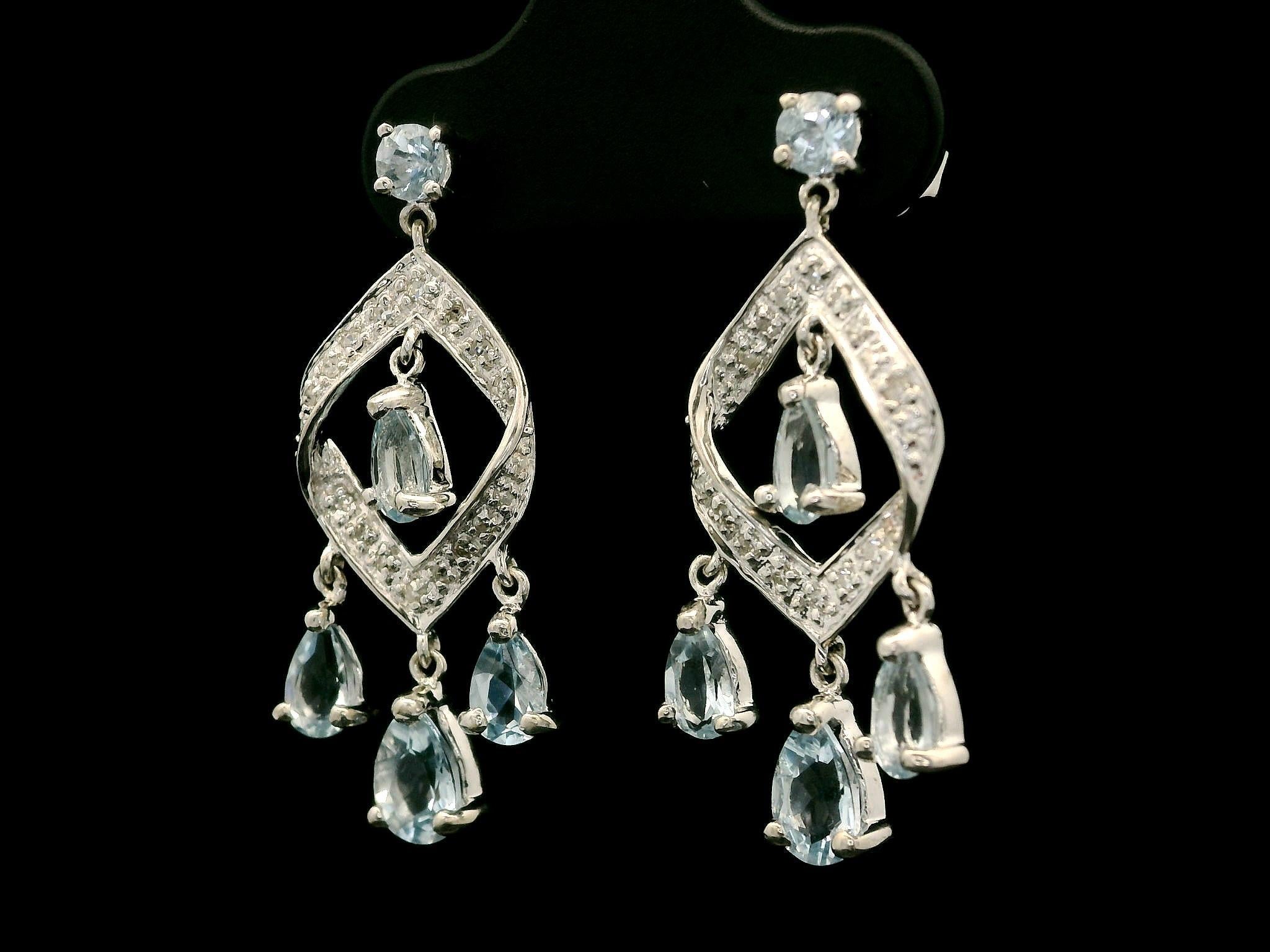 Orecchini pendenti con diamante e acquamarina in oro bianco 14k in vendita 2