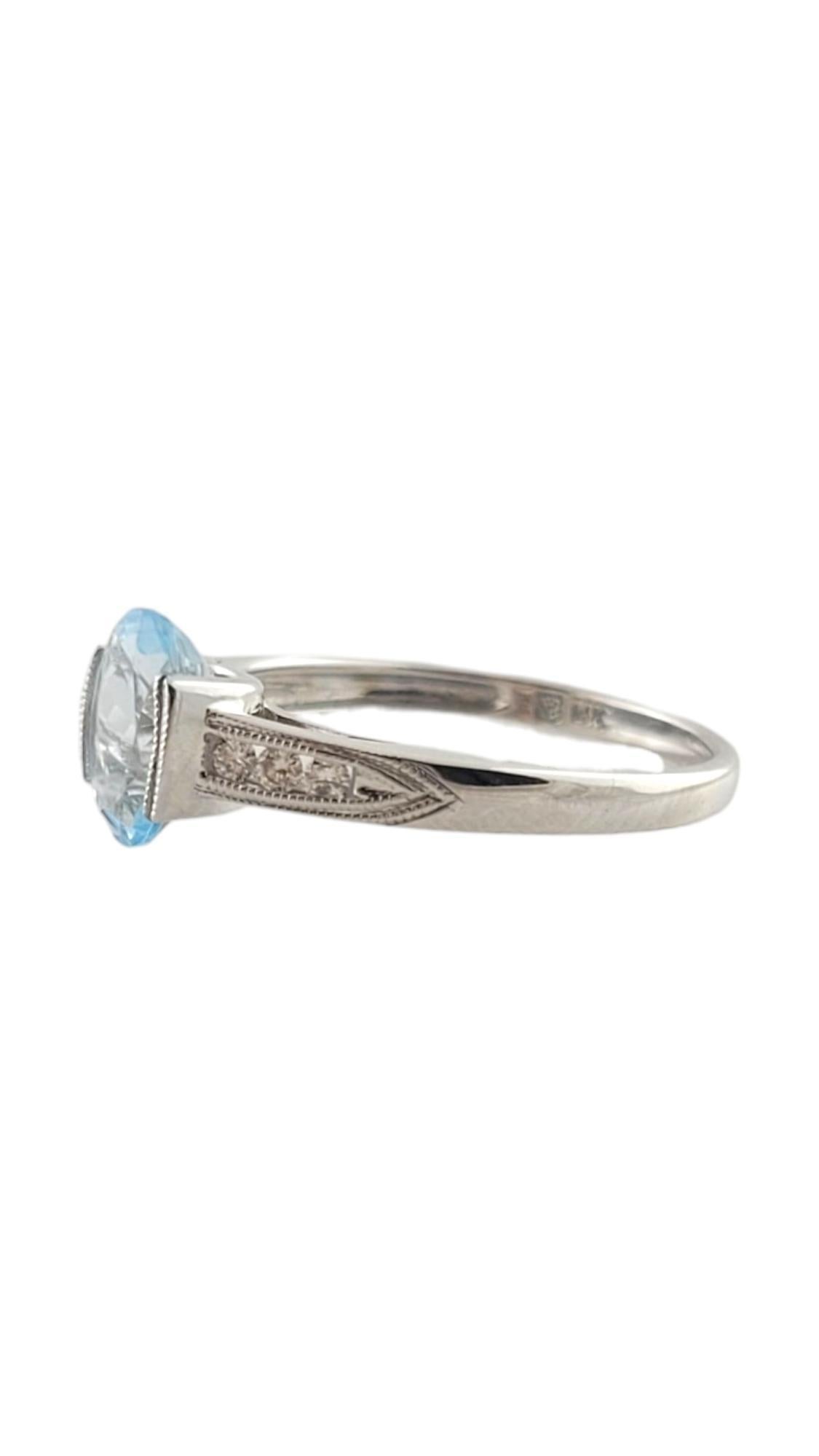 14K White Gold Aquamarine & Diamond Fashion Ring Size 6.75

This beautiful 14K white gold ring has a stunning oval cut aquamarine as well as six sparkling round brilliant cut diamonds!

Approximate total diamond weight: .10 cts

Diamond color:
