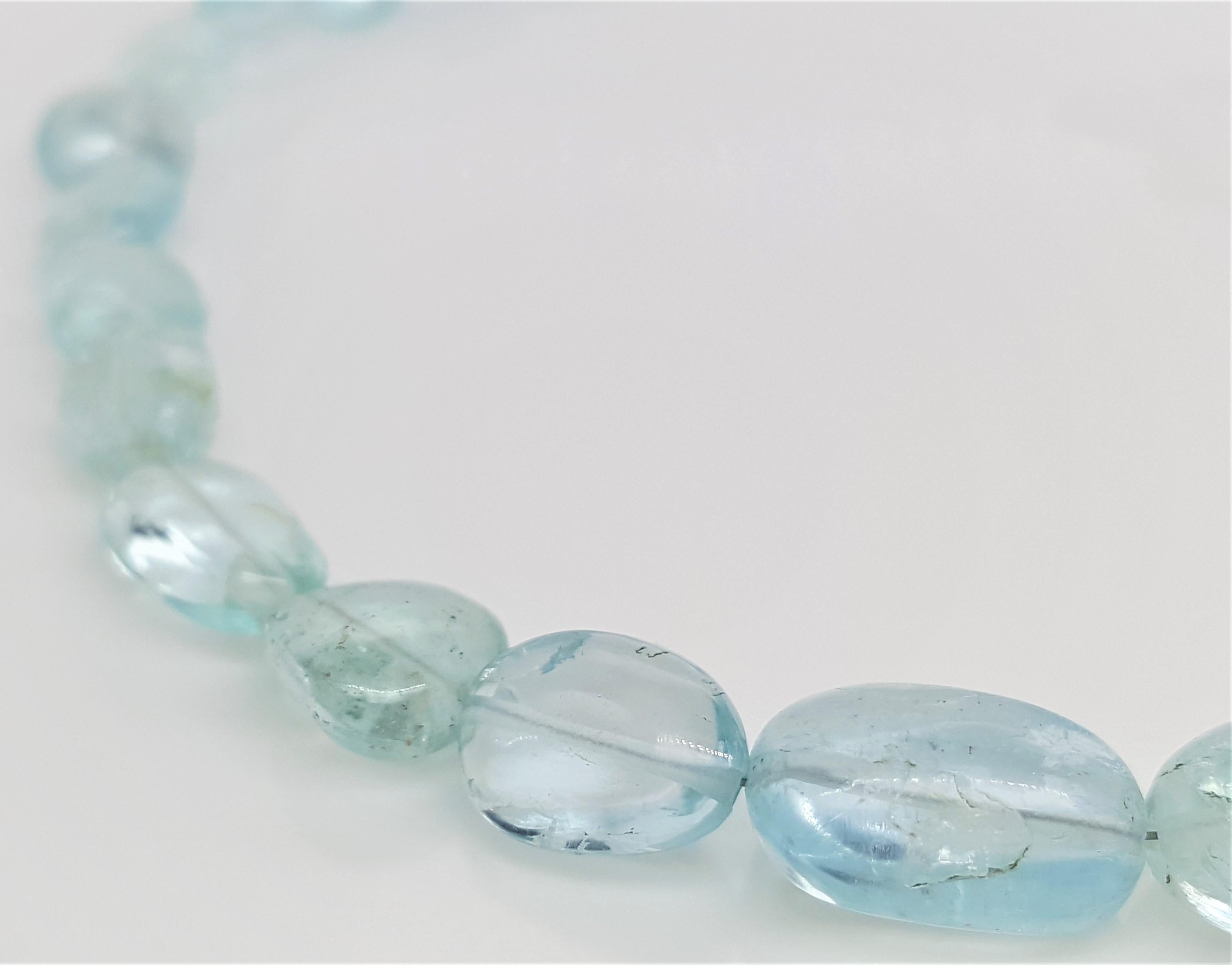 14 Karat White Gold Aquamarine Nuggets Beaded Necklace In Excellent Condition For Sale In Addison, TX