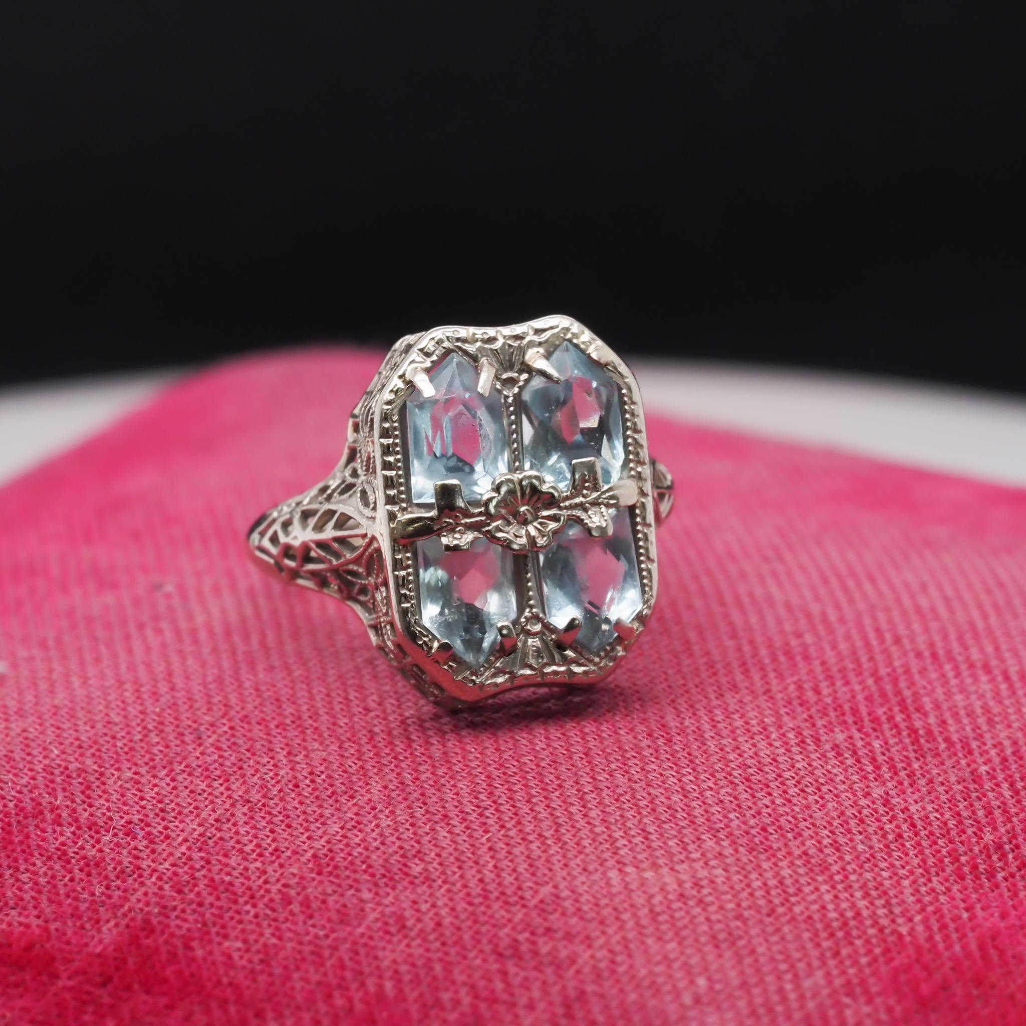 14K White Gold Art Deco Aquamarine Filigree Ring In Good Condition In Hicksville, NY