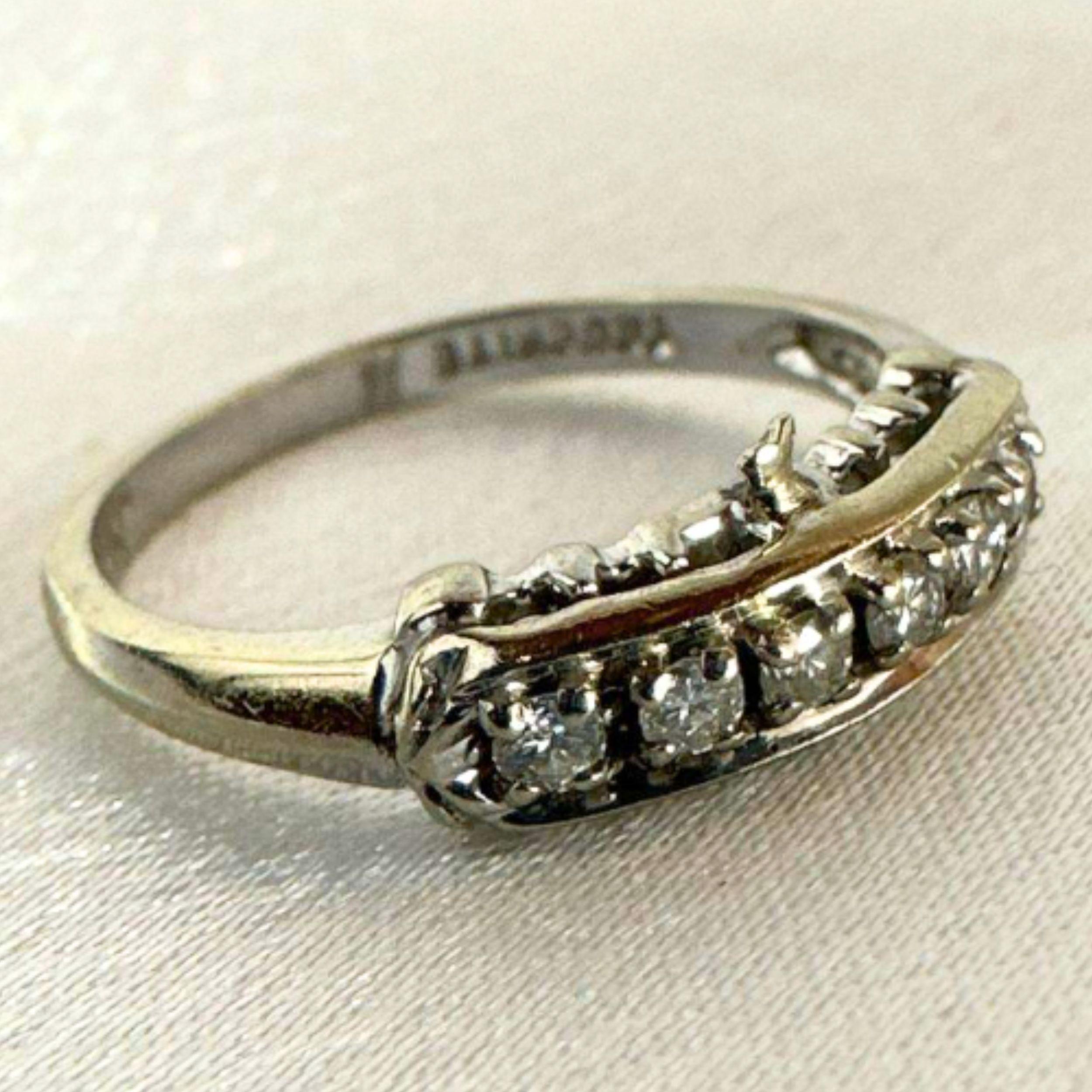 14k White Gold Art Deco Cocktail Brilliant Cut Diamonds Ring for Women Size 6.25 For Sale 5