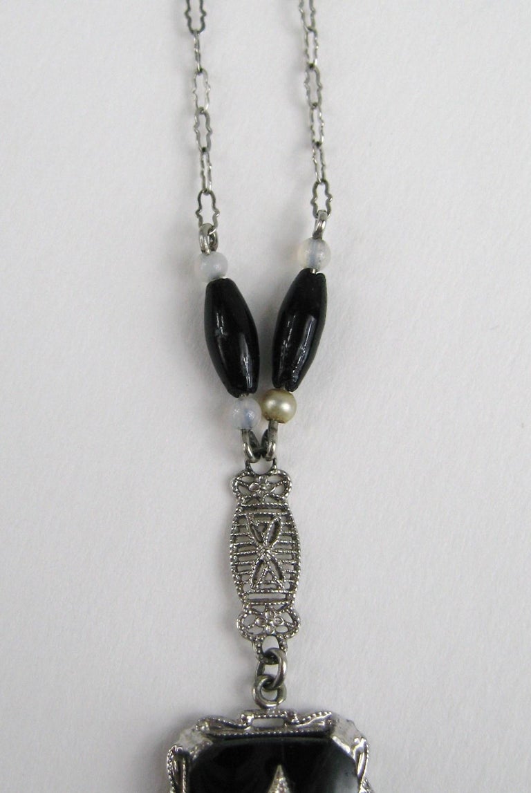 14 Karat White Gold Art Deco Onyx Diamond Pendant Necklace In Good Condition For Sale In Wallkill, NY