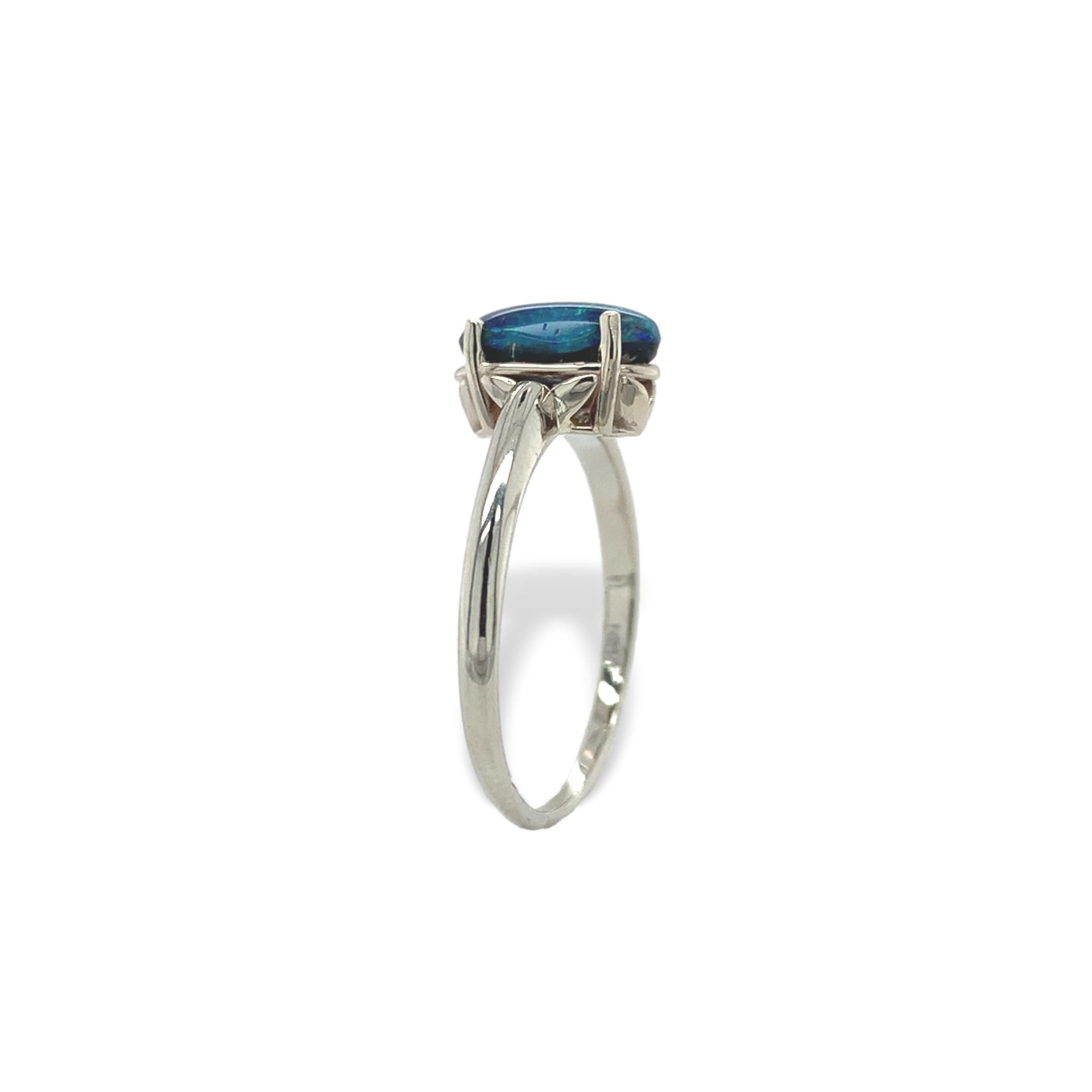 Anello in oro bianco 14K con opale nero australiano da 0,86 carati, misura 5,75 In condizioni buone in vendita a Big Bend, WI