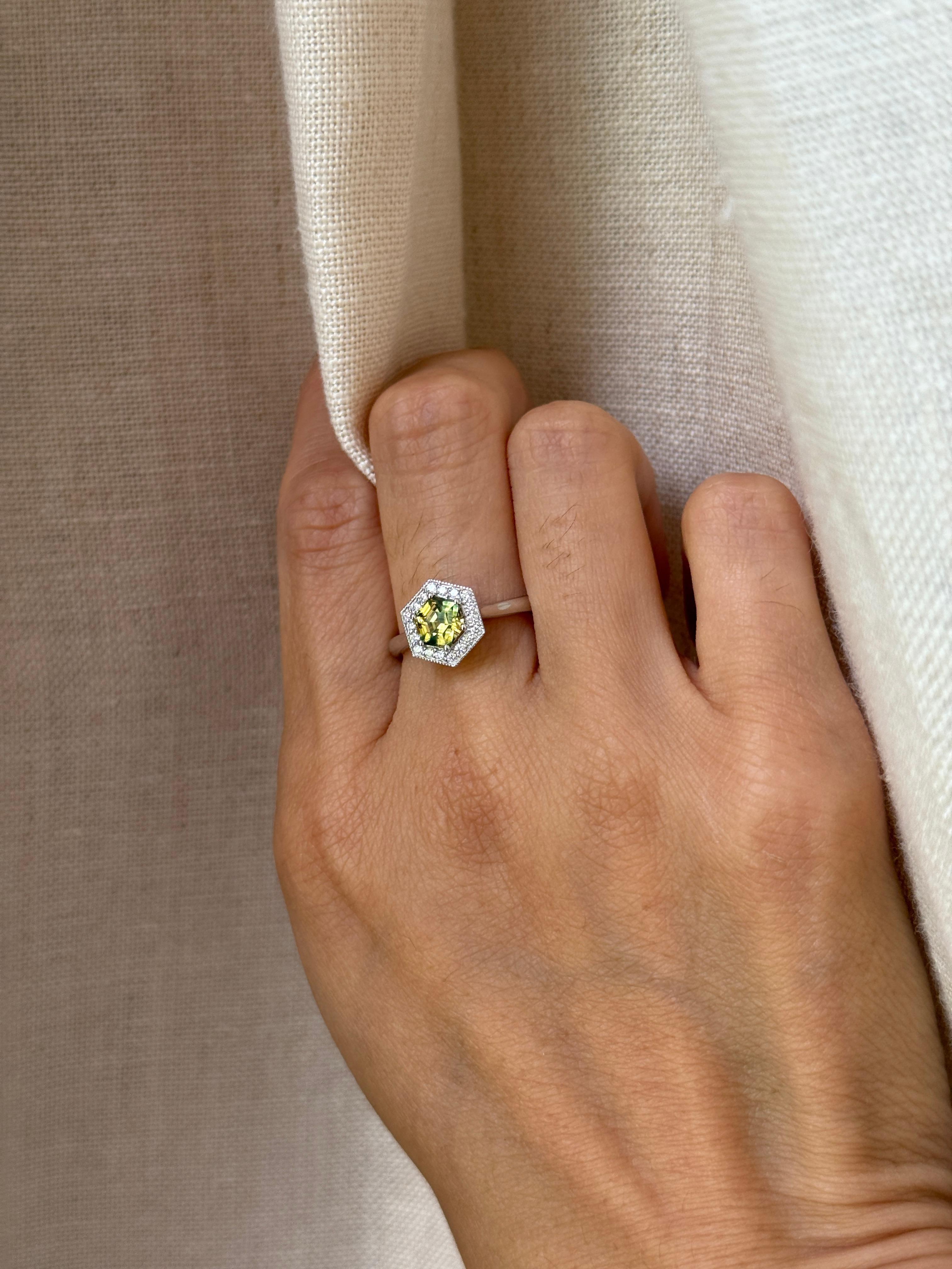 14K Weißgold Australischer Parti Saphir Ring (Hexagonschliff) im Angebot