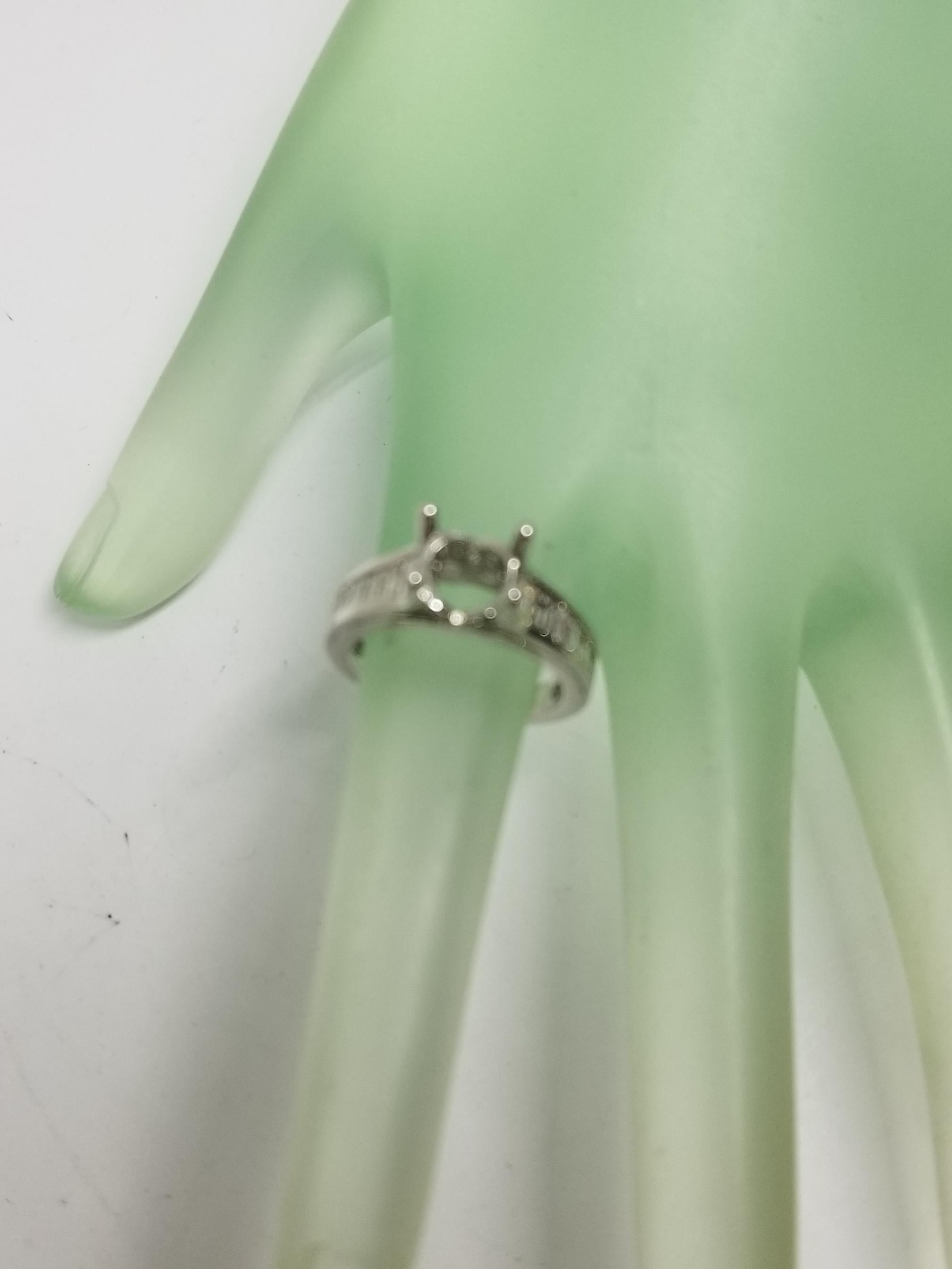 14 Karat White Gold Baguette and Round Ascent Diamond Ring In New Condition For Sale In Los Angeles, CA