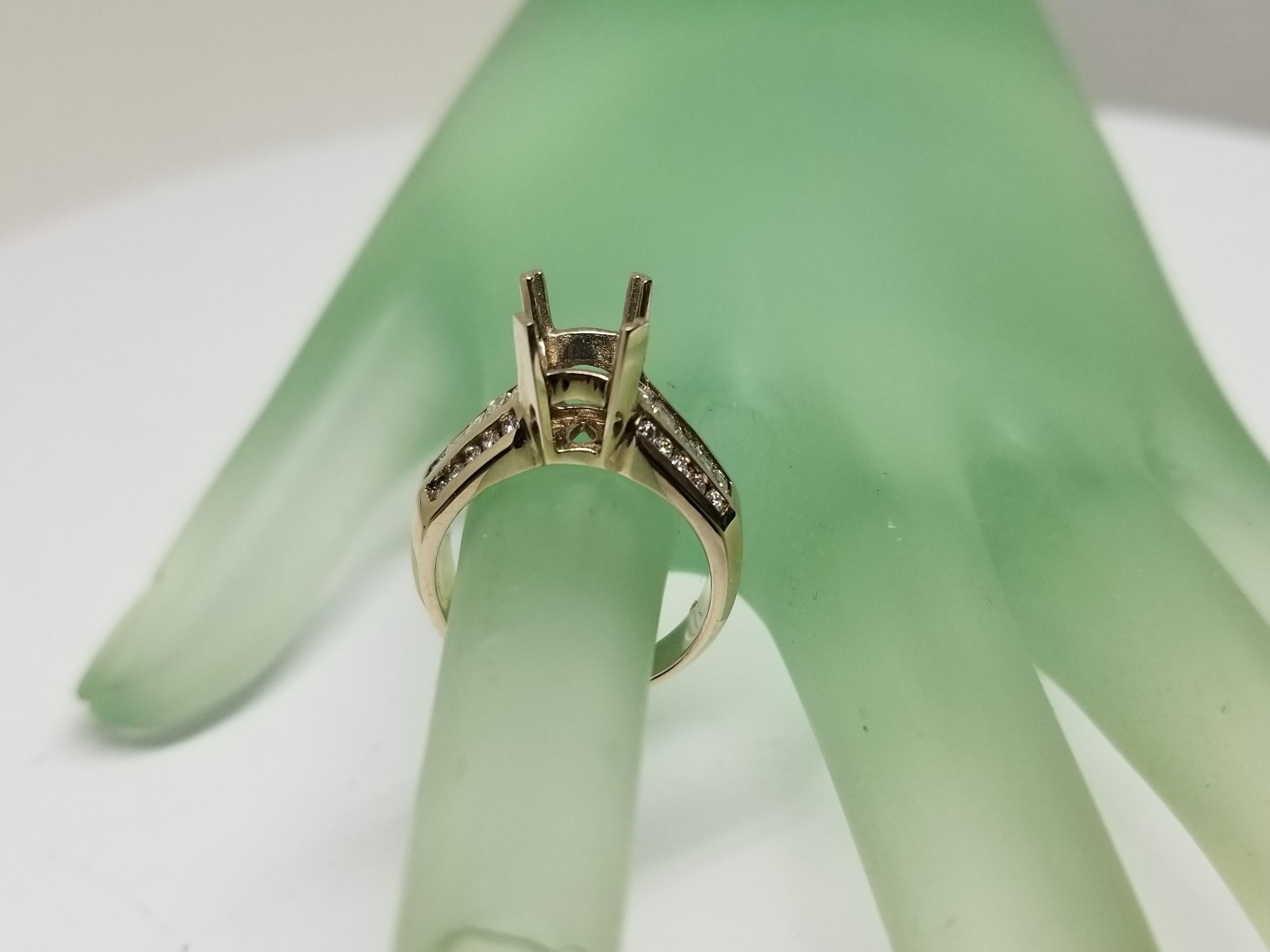14 Karat White Gold Baguette and Round Channel Set Ring For Sale 2