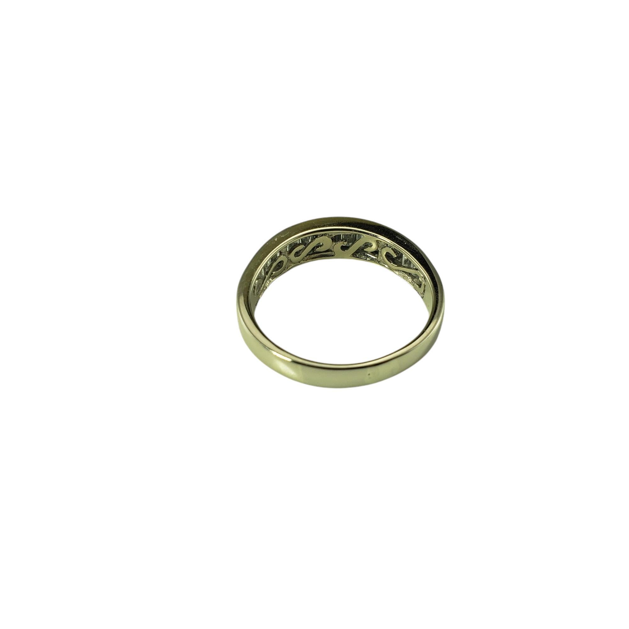 Anillo de oro blanco de 14 quilates con diamante baguette talla 9,5 #19851 en Bueno estado para la venta en Washington Depot, CT