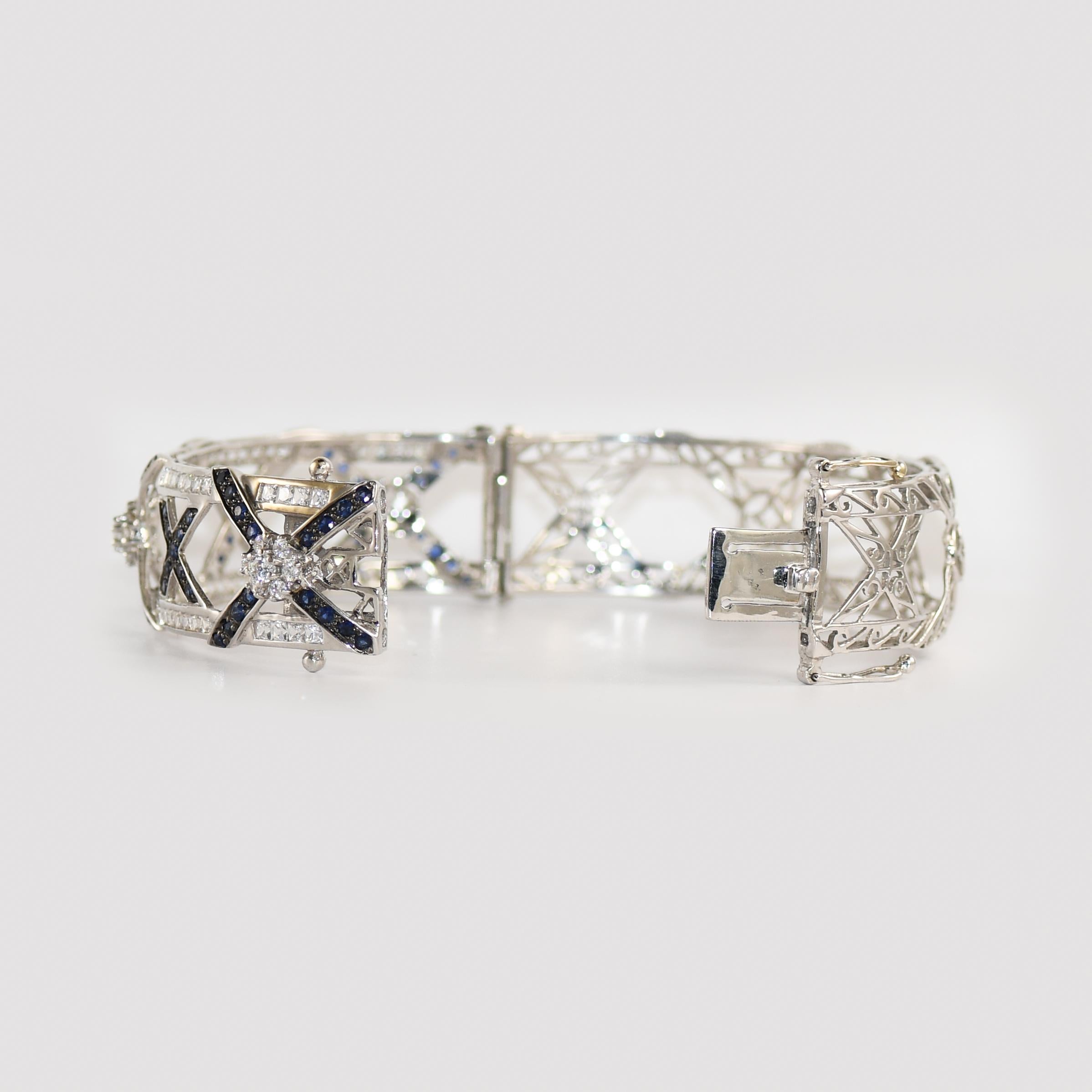 Bangle in oro bianco 14K con zircone e zaffiro blu sintetico 28,43 g in vendita 1