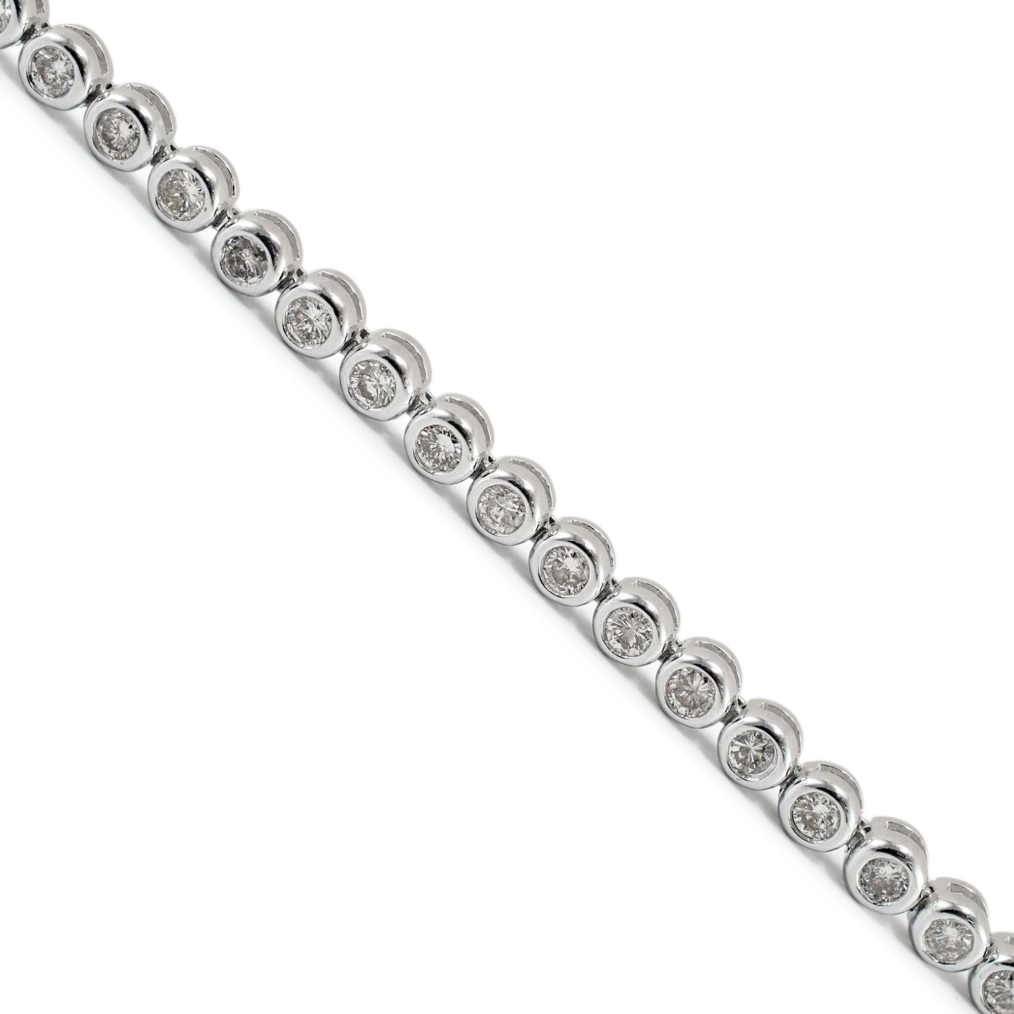 14K White Gold Bezel Set 1.94ct Diamond Tennis Bracelet In Excellent Condition For Sale In Houston, TX