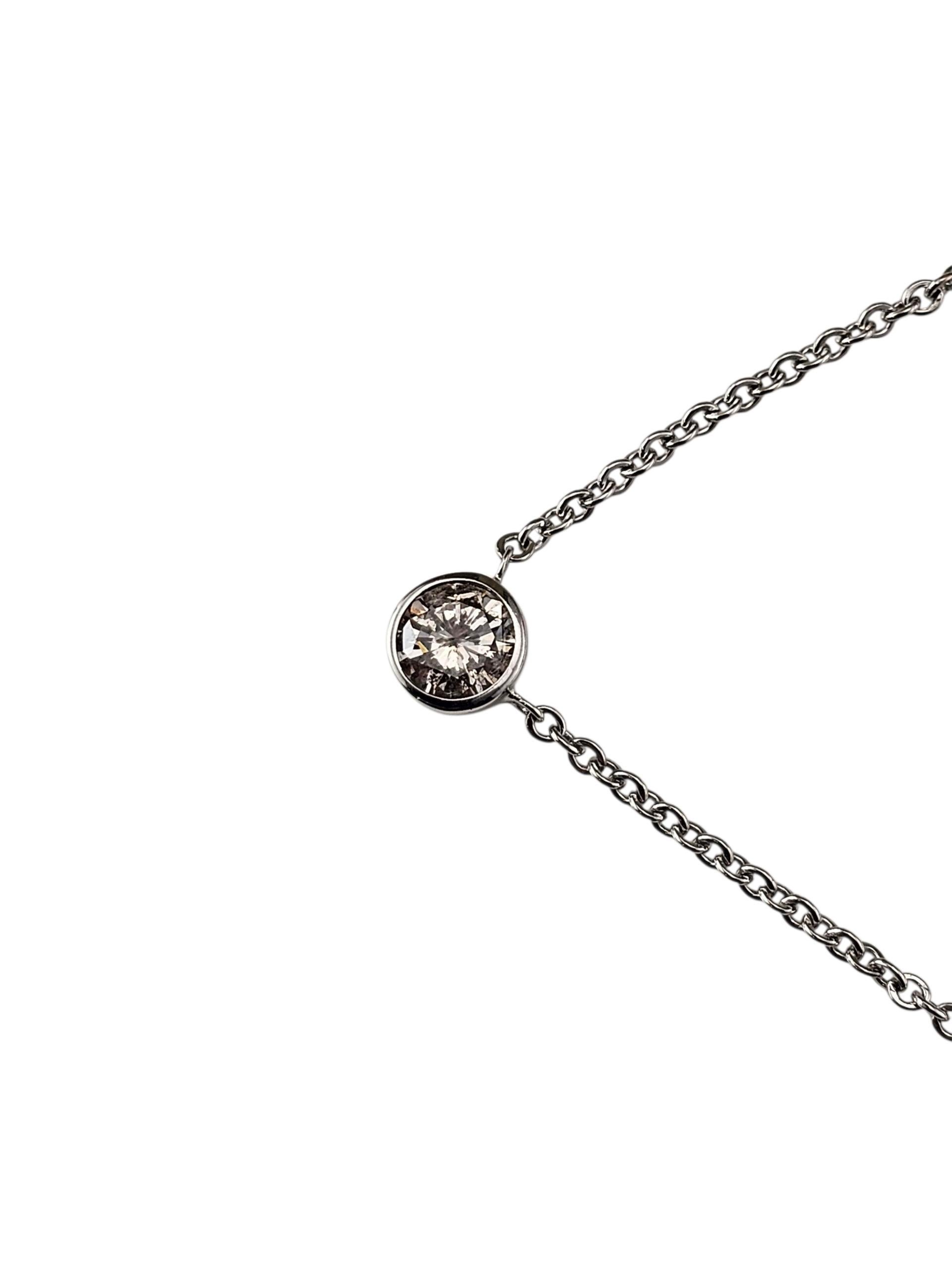 Taglio brillante Collana con solitario di diamanti incastonati in oro bianco 14K #23767 in vendita