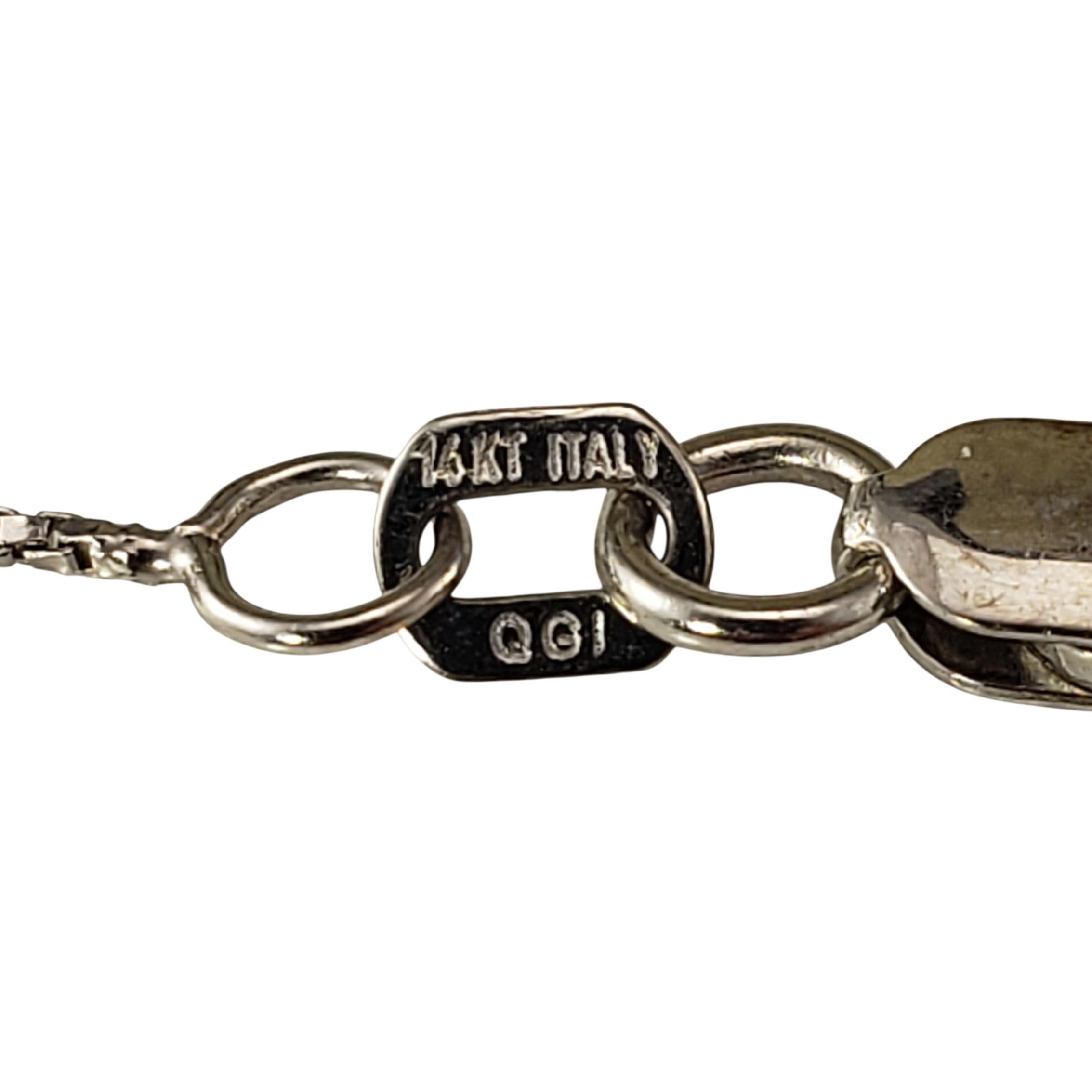 Collier à pendentif solitaire en or blanc 14K serti de diamants #23486 Bon état - En vente à Washington Depot, CT