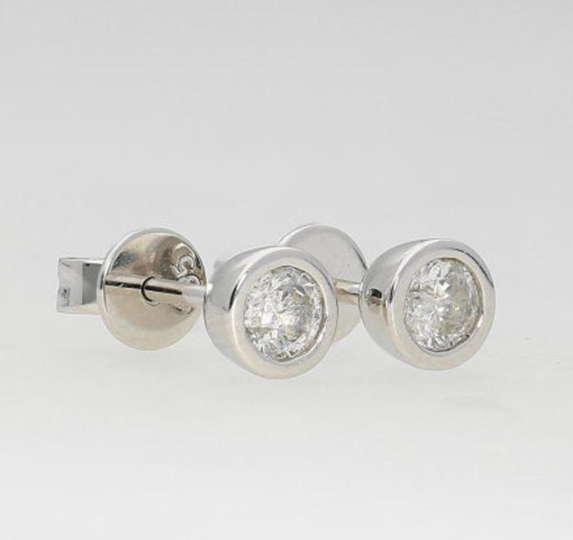 14k White Gold Bezel Set Round Cut Natural Diamond Stud Earrings 0.30 Ctw For Sale 1