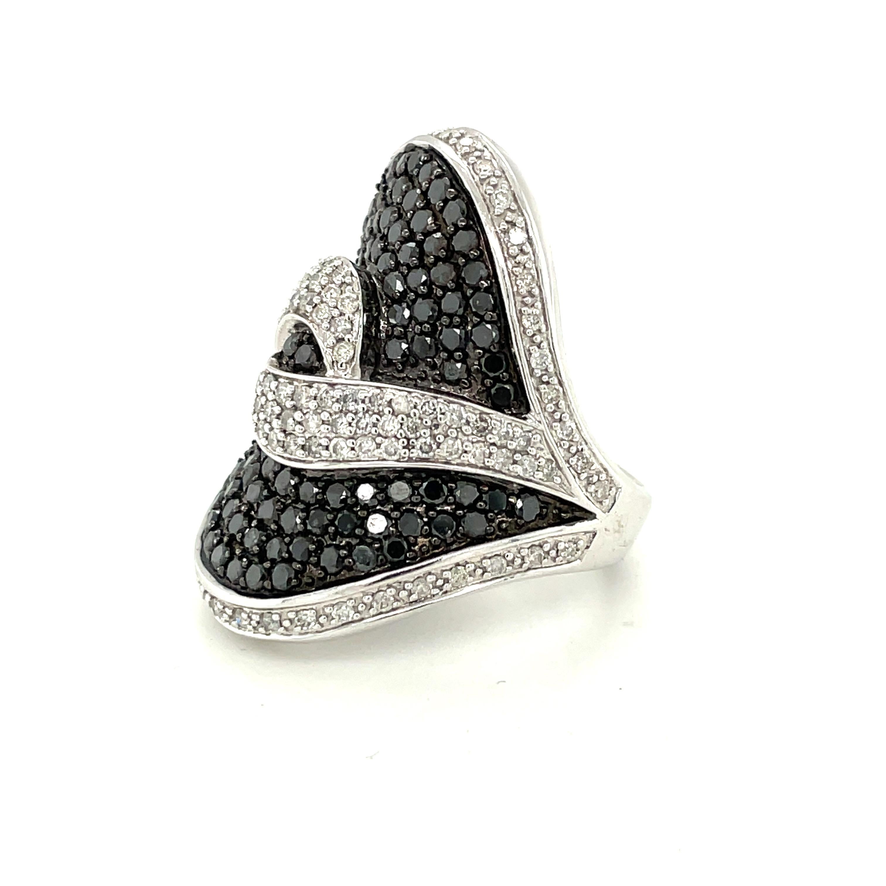 Round Cut 14K White Gold Black and White Diamond Cocktail Ring For Sale