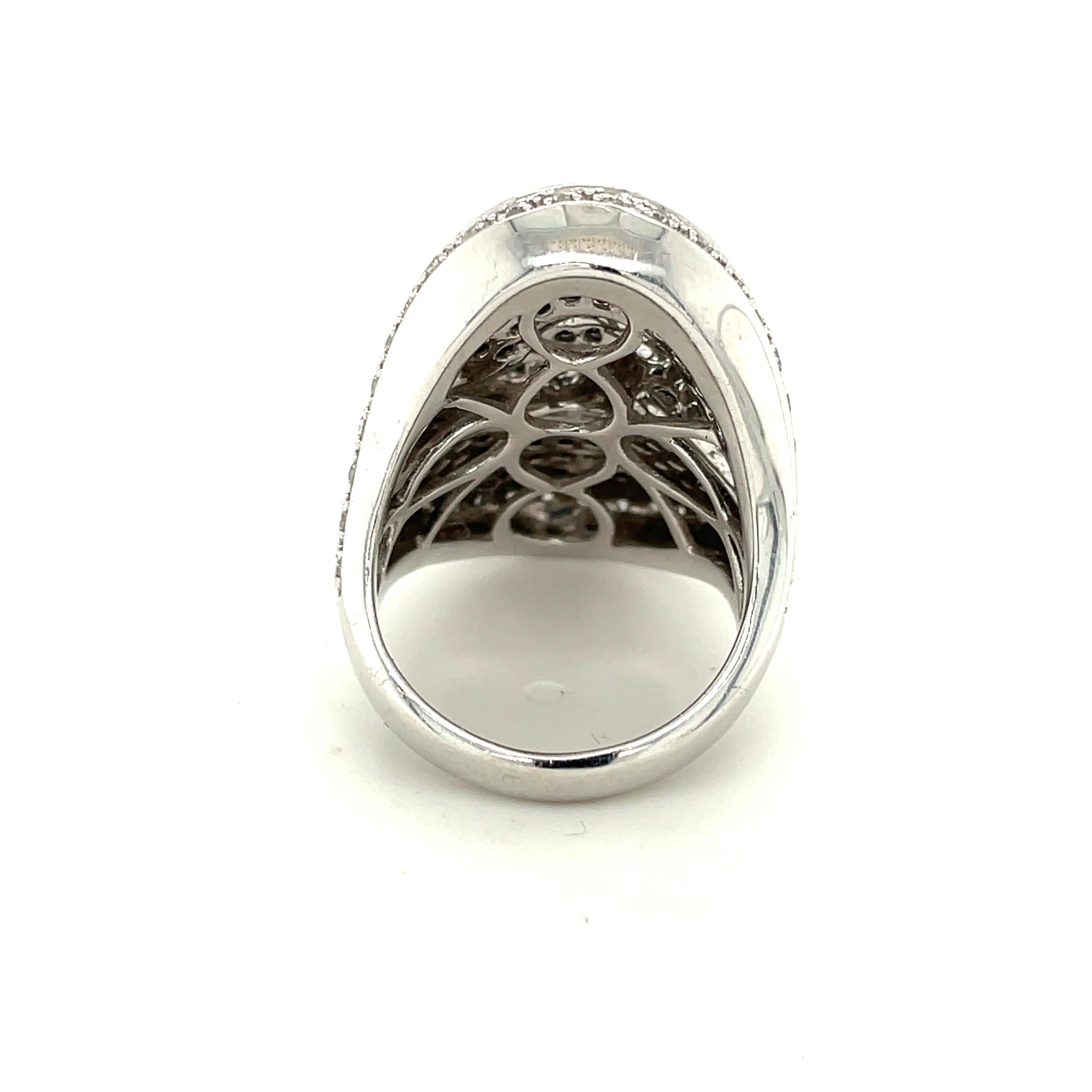 14K White Gold Black and White Diamond Cocktail Ring In New Condition For Sale In New York, NY
