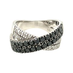 14k White Gold Black and White Diamond Overlap Band