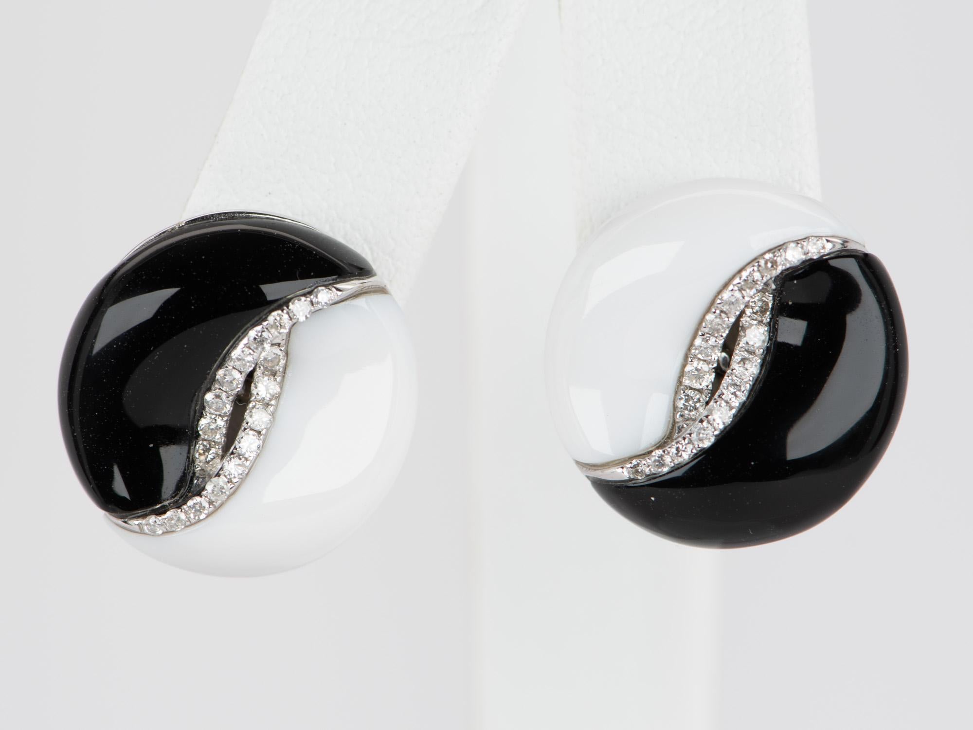 Uncut 14K White Gold Black and White Onyx Earrings with Diamond R3216 For Sale