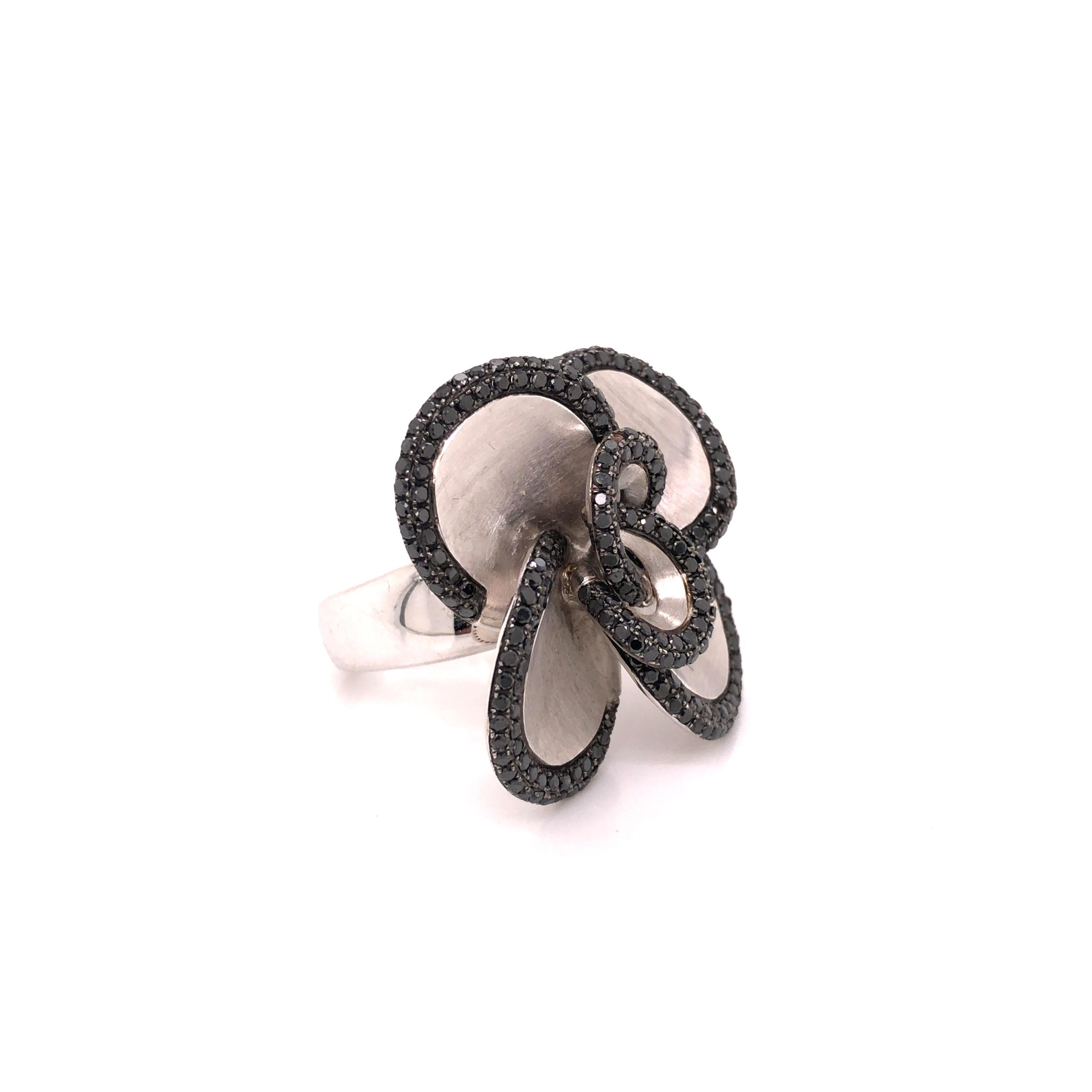 Round Cut 14 Karat White Gold Black Diamond Floral Cocktail Ring For Sale