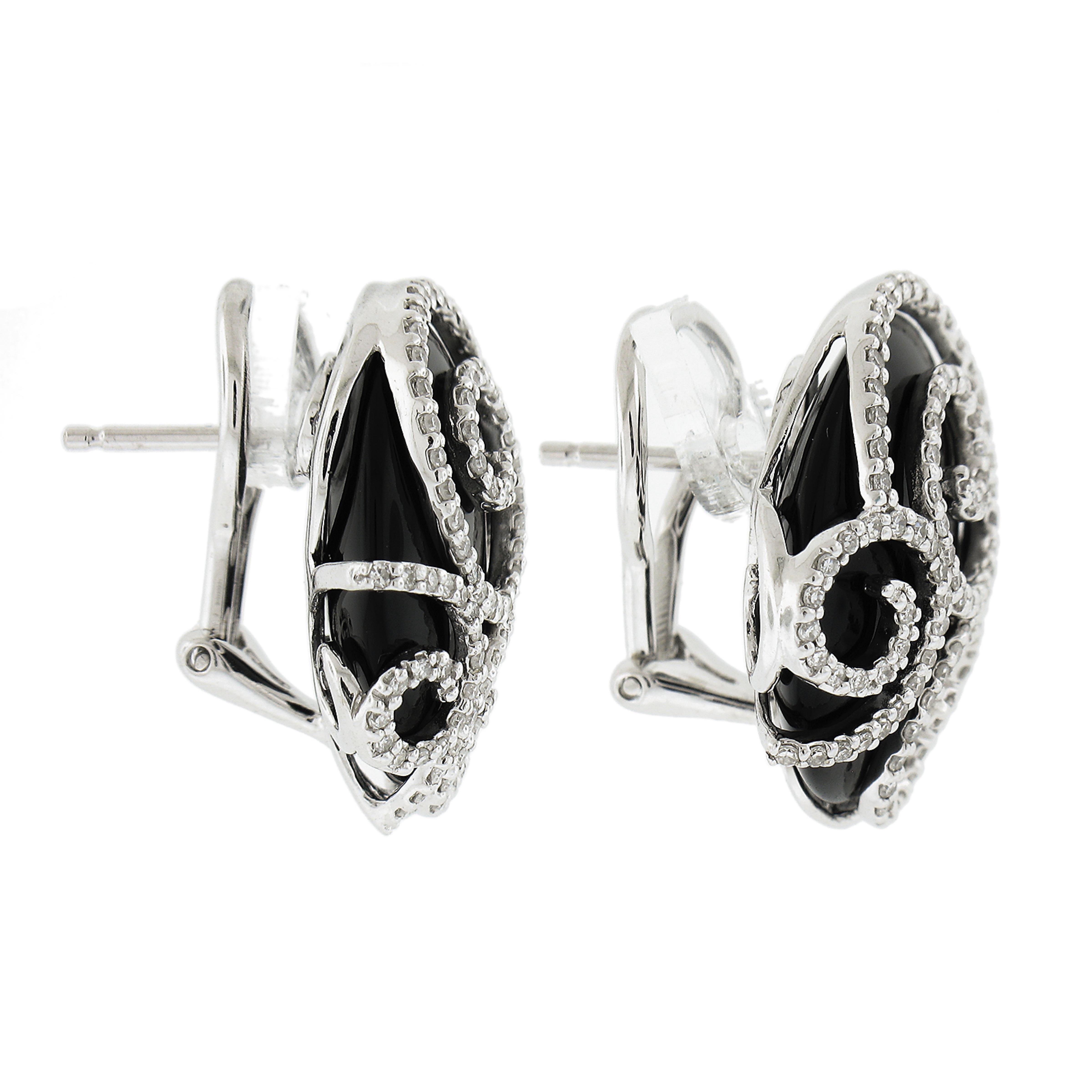Boucles d'oreilles Omega en or blanc 14k avec onyx noir et diamant de 0,50 ct. Excellent état - En vente à Montclair, NJ