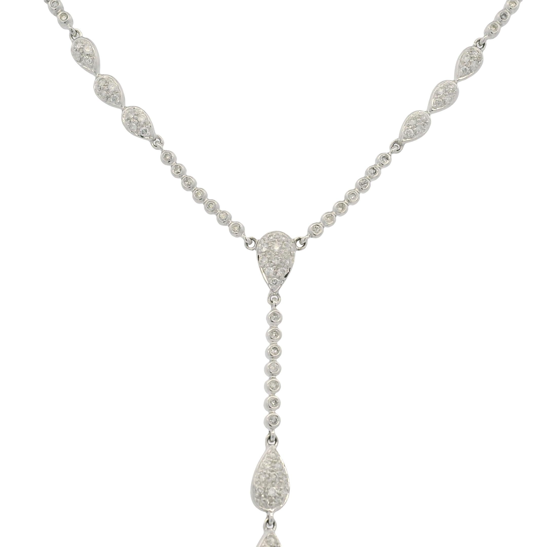 Donna Collana con perle nere e diamanti in pavé in oro bianco 14k in vendita