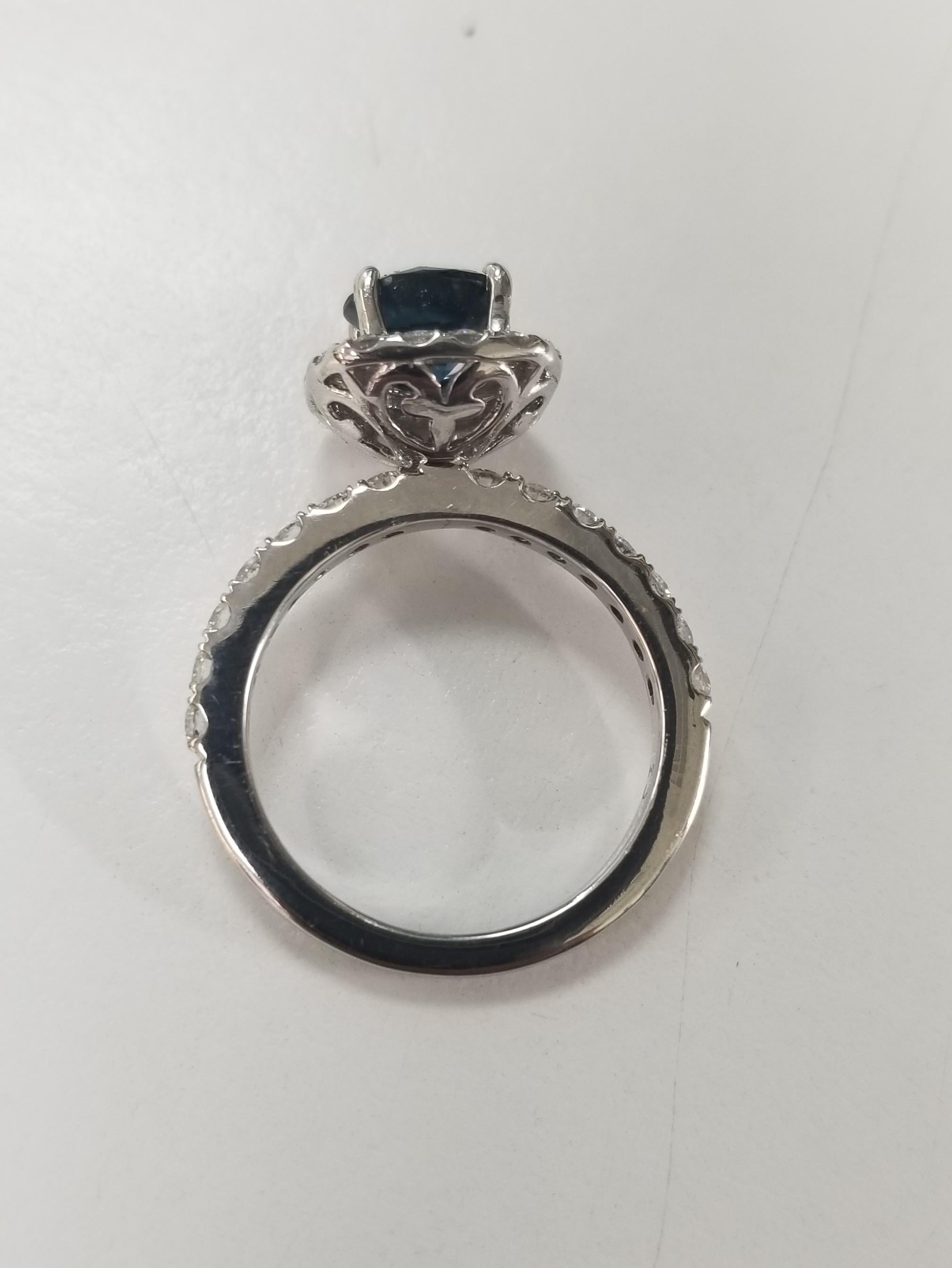 14 Karat White Gold Blue Sapphire and Diamond Halo Ring In New Condition In Los Angeles, CA