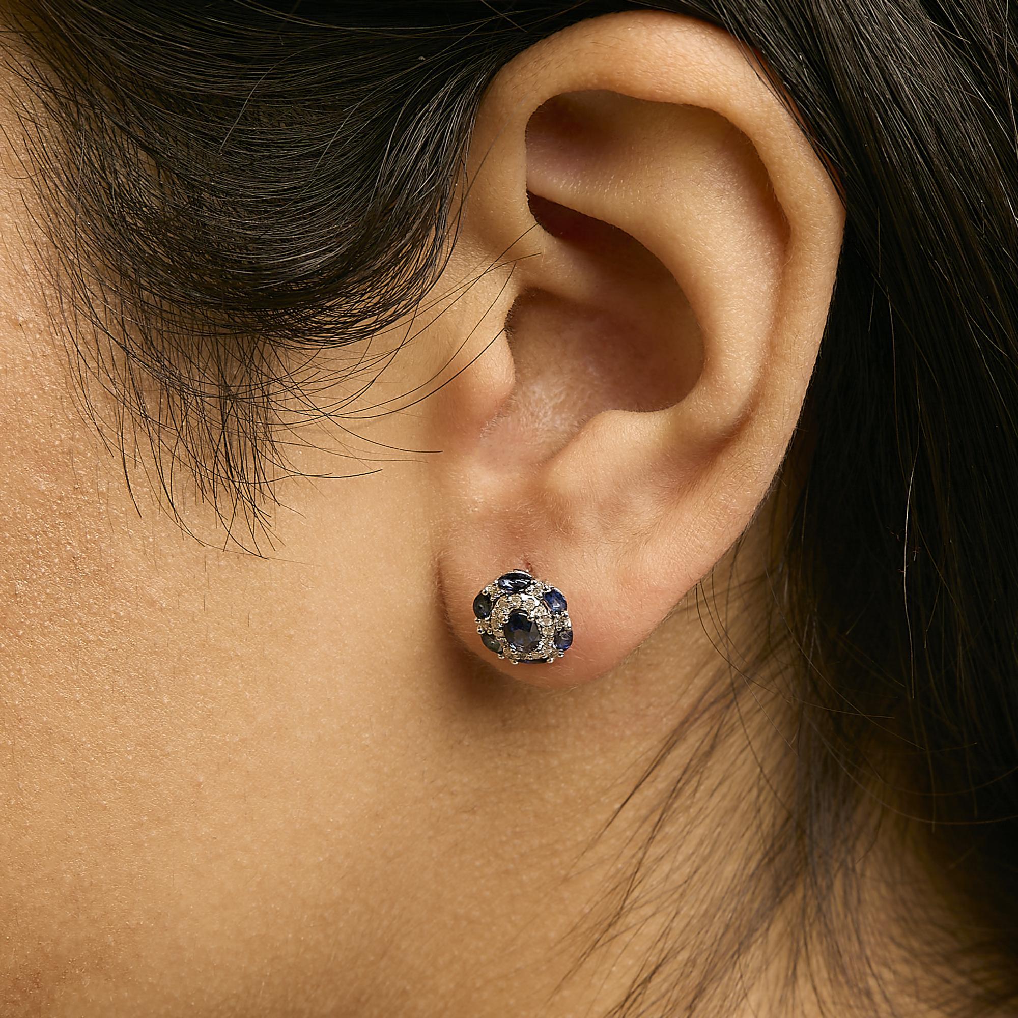 14K Weißgold Blauer Saphir und Diamant Vintage Style Ohrstecker (Ovalschliff) im Angebot