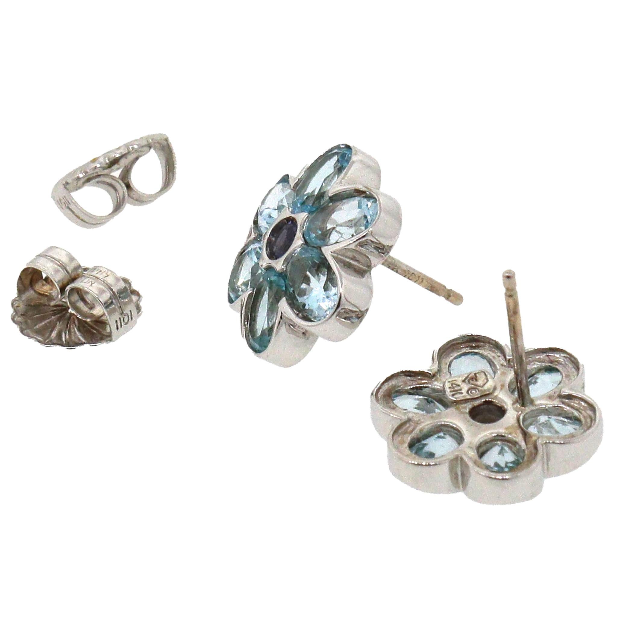 Taglio ovale Orecchini a fiore in oro bianco 14k con topazio blu e zaffiro in vendita