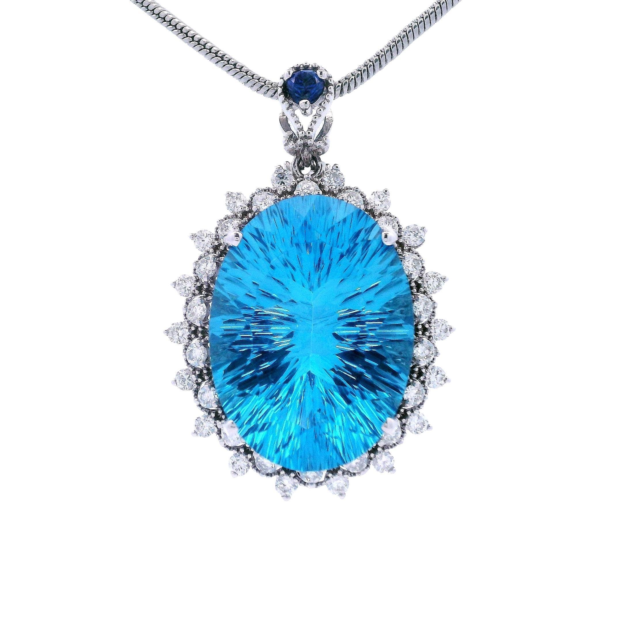 Taille mixte Collier en or blanc 14K avec topaze bleue et diamant en vente