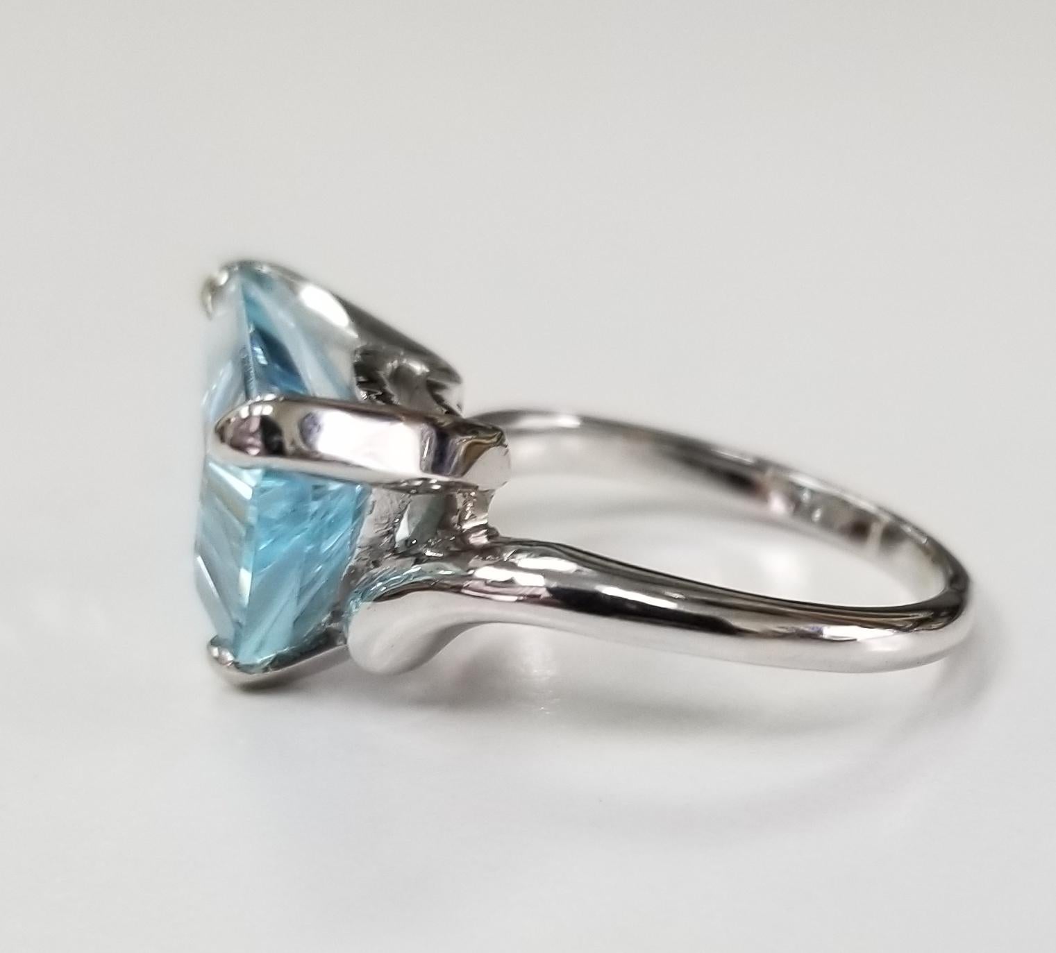 Women's or Men's 14 Karat White Gold Blue Topaz Triangular Cut