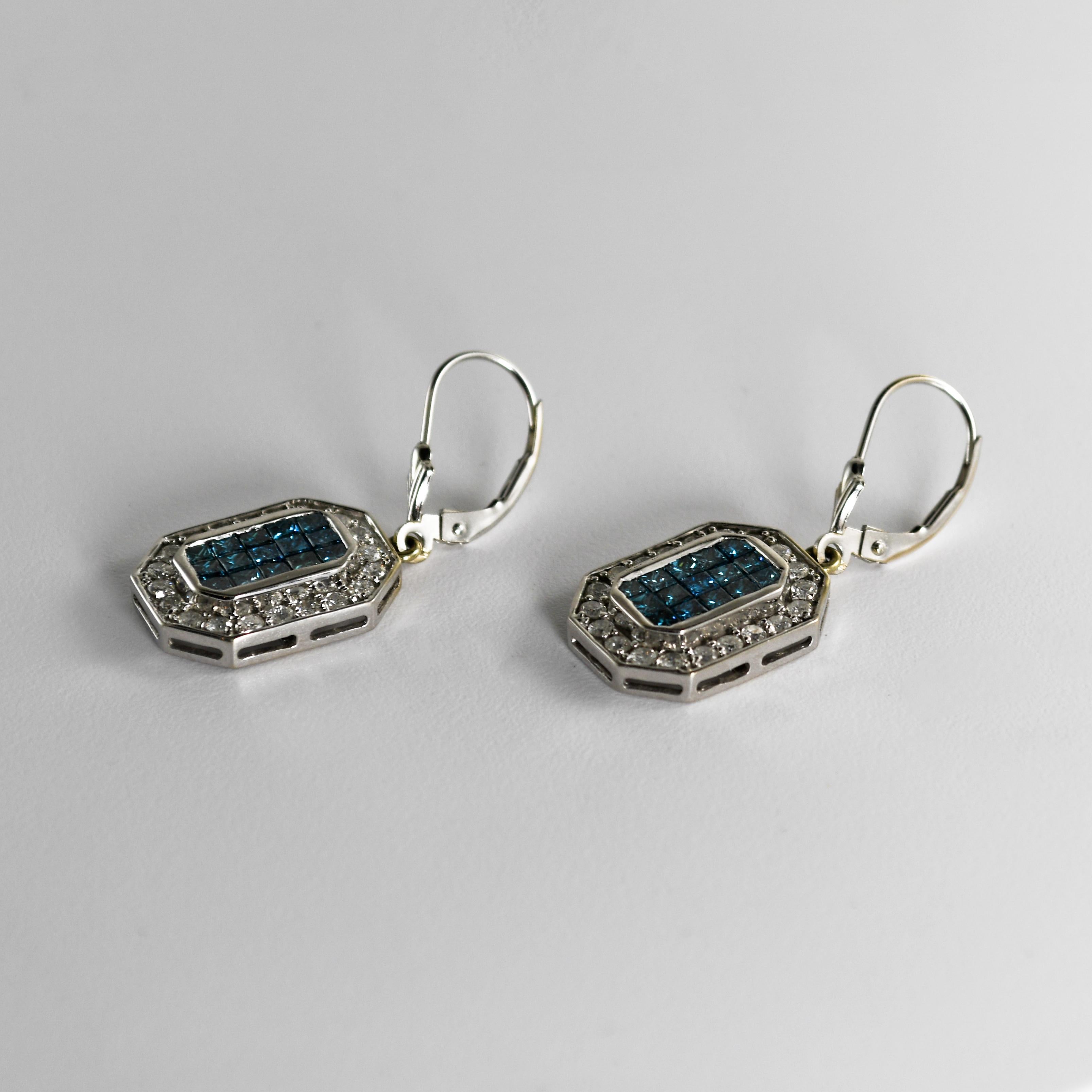14K Weißgold Blau & Weiß Diamant Ohrringe & Anhänger Set (Rundschliff) im Angebot