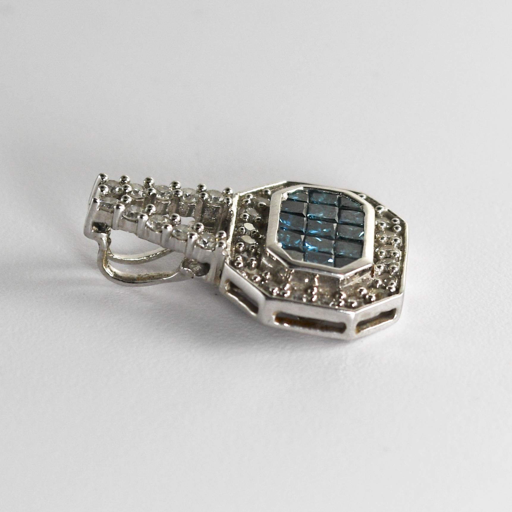14K Weißgold Blau & Weiß Diamant Ohrringe & Anhänger Set im Angebot 3