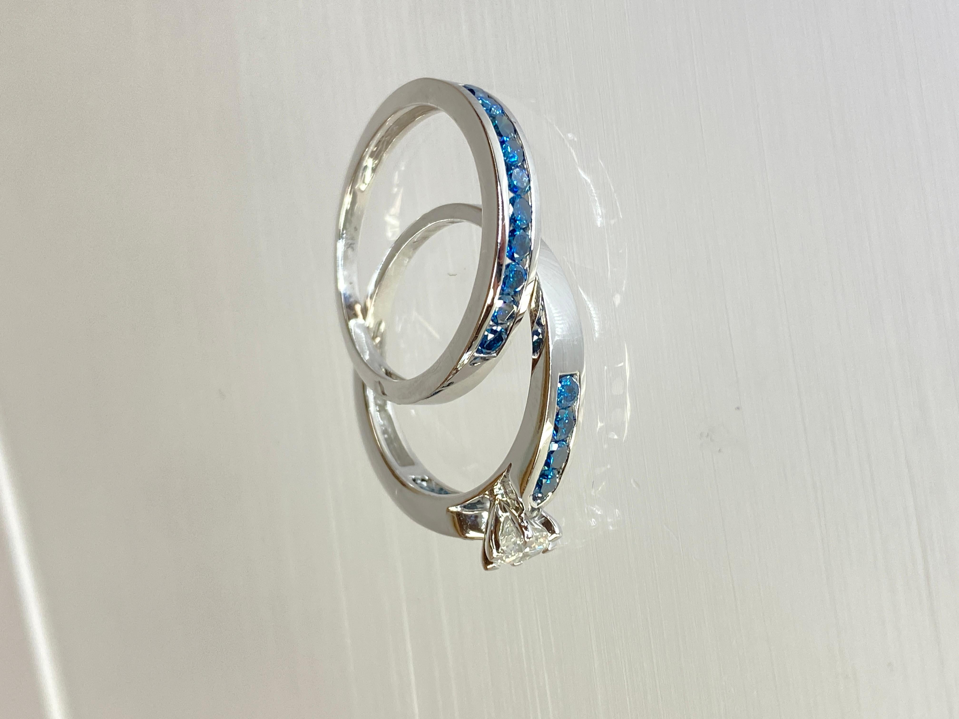 Brilliant Cut 14K White Gold Blue & White Diamond Solitaire Accent Wedding Engagement Ring Set For Sale