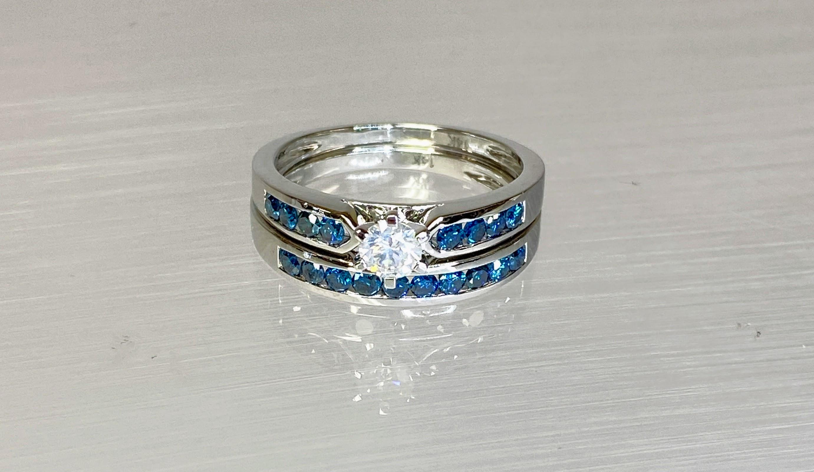 Women's or Men's 14K White Gold Blue & White Diamond Solitaire Accent Wedding Engagement Ring Set For Sale
