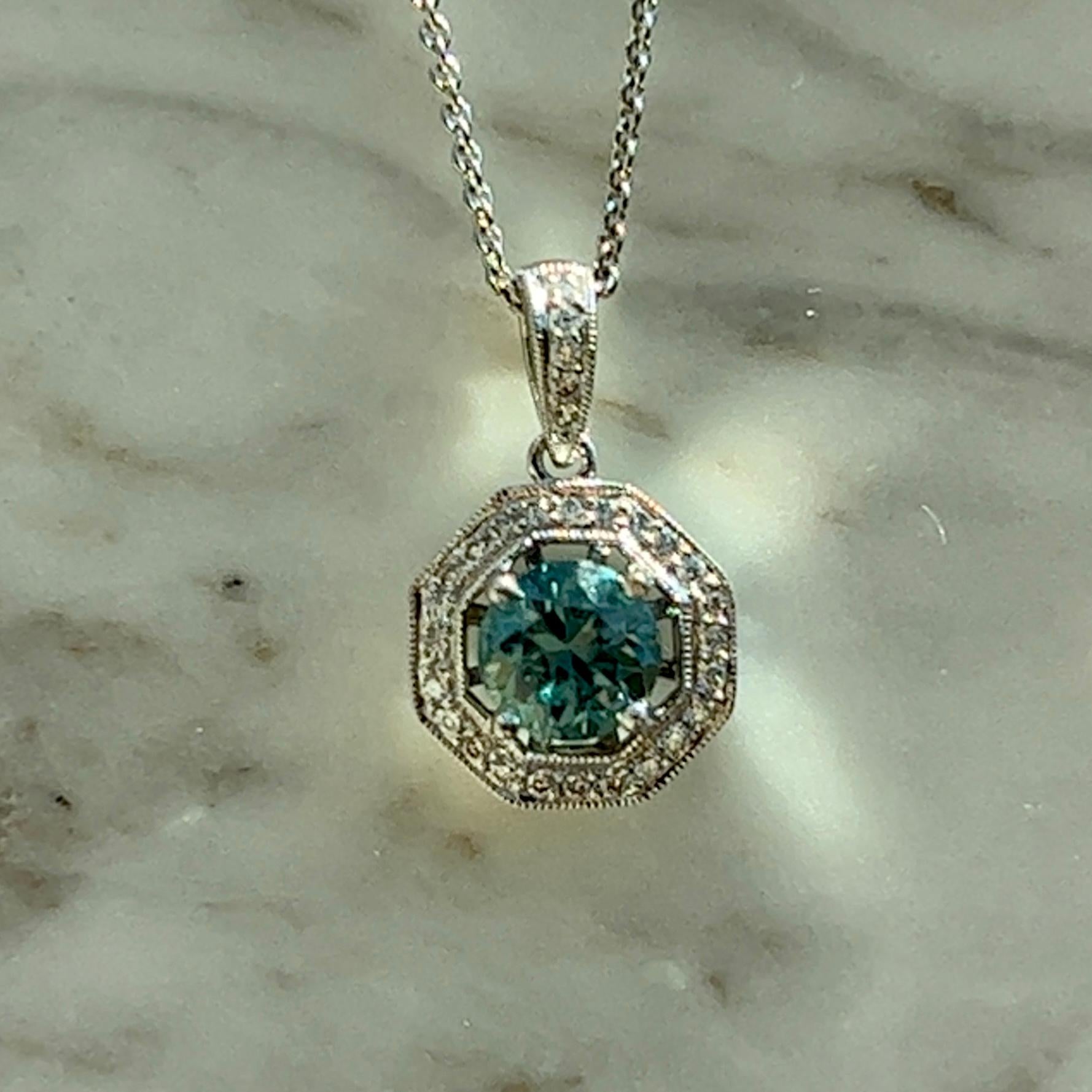 14K Weißgold Blauer Zirkon und Diamant-Anhänger Halskette Damen