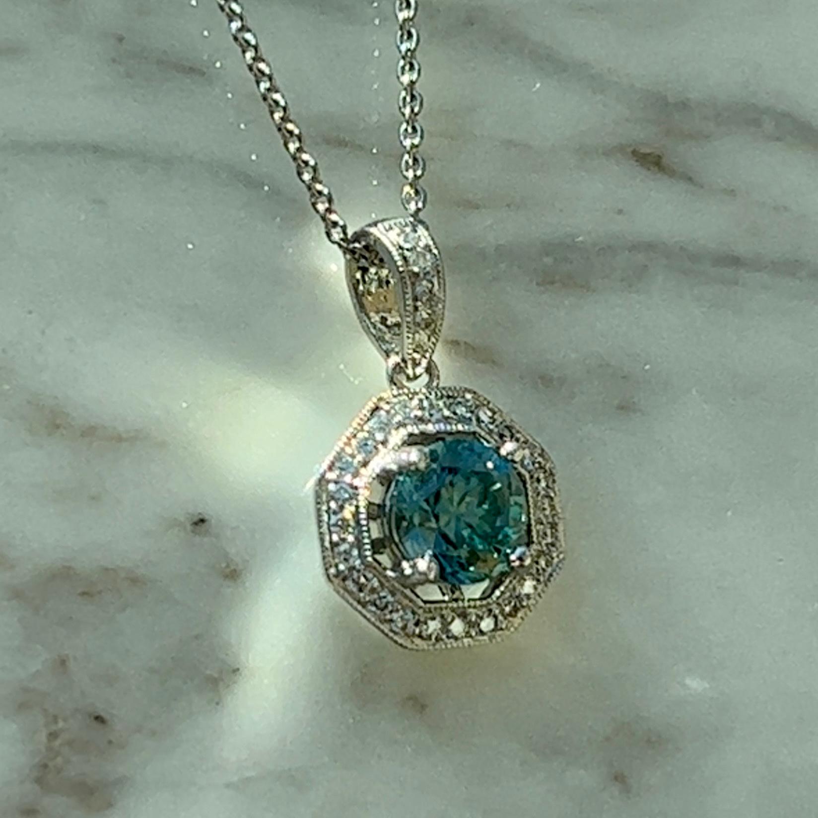 14K Weißgold Blauer Zirkon und Diamant-Anhänger Halskette 2
