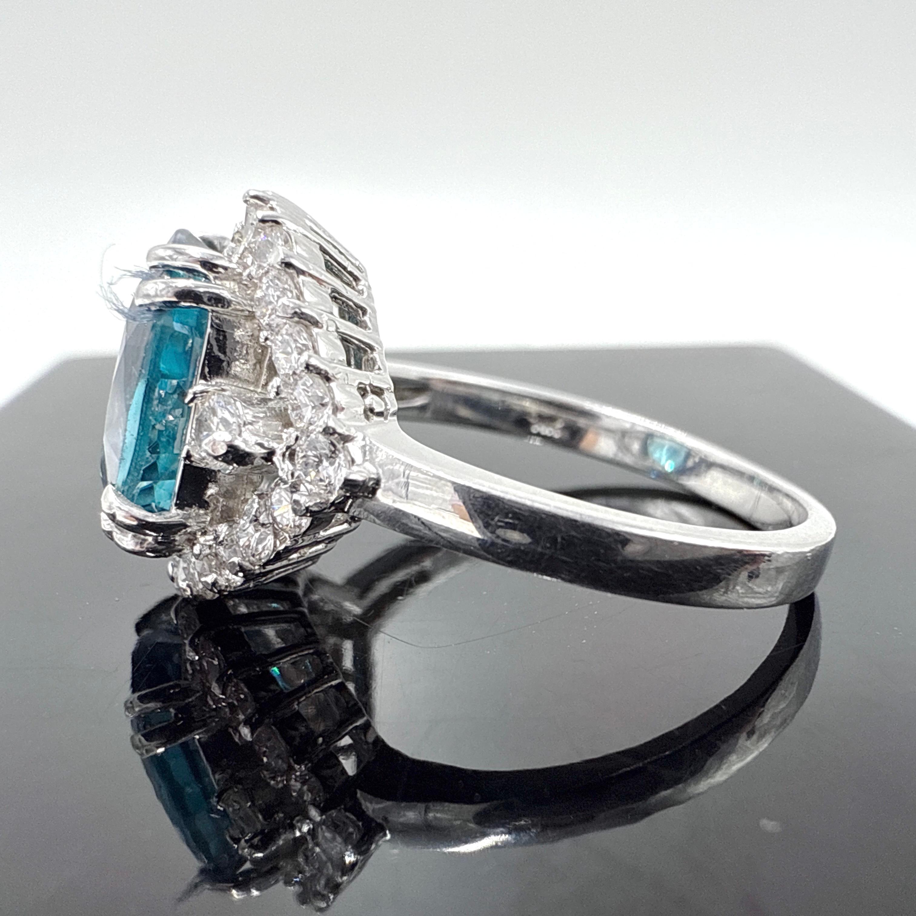 14K White Gold Blue Zircon and Natural Diamond Ring – 6.17TCW In Good Condition For Sale In Victoria, BC