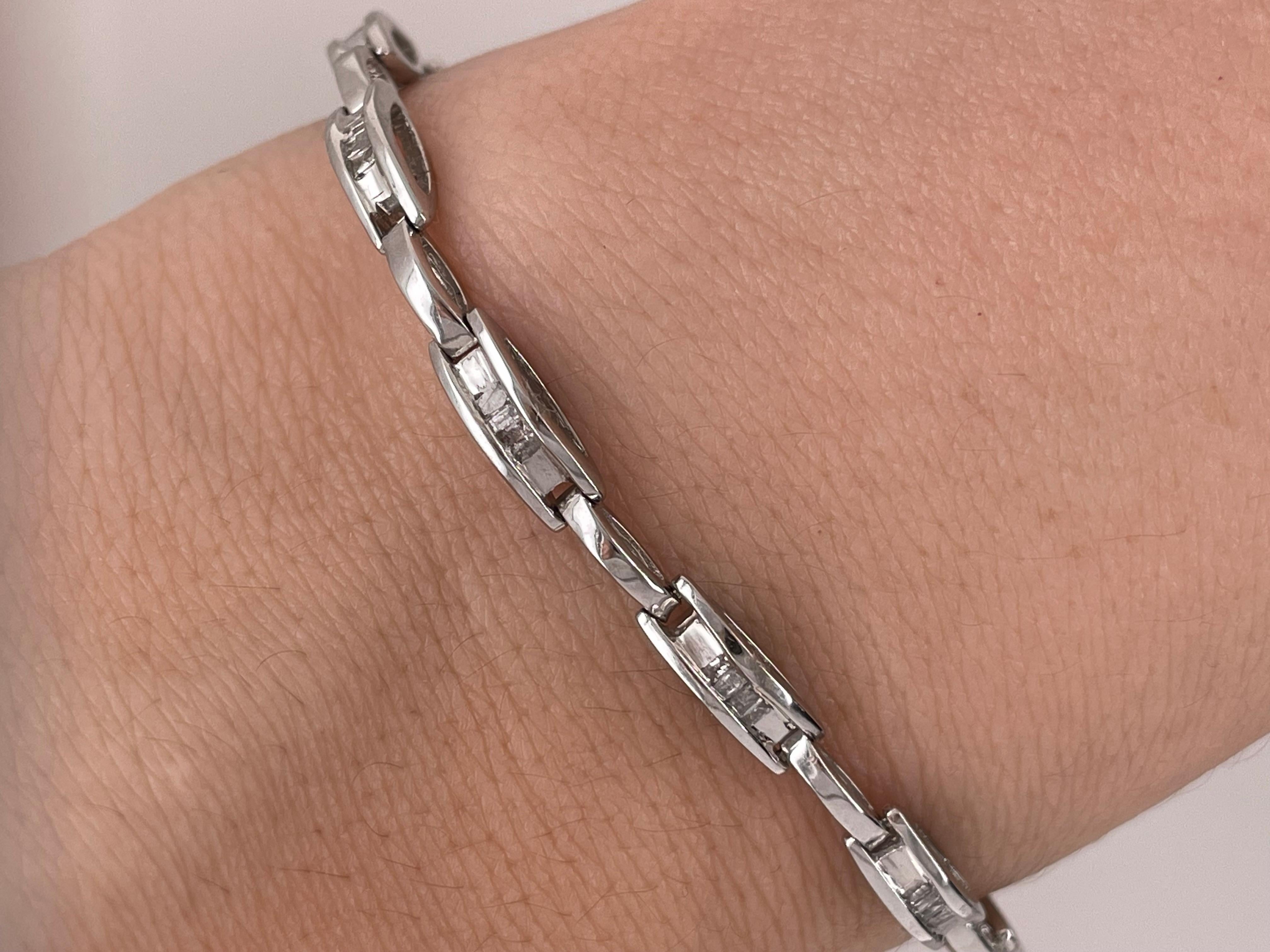 14K White Gold Bracelet with Diamonds For Sale 4