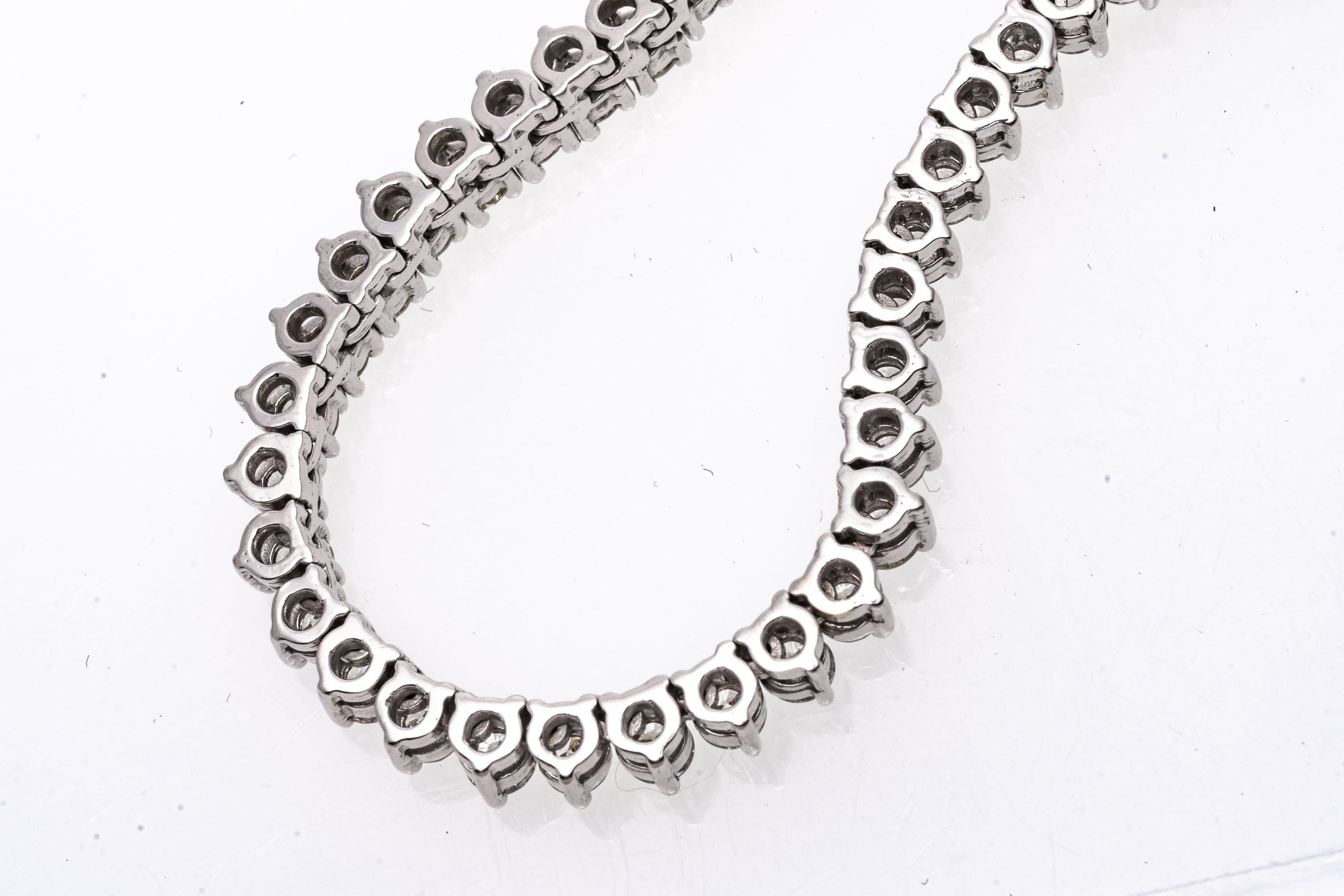 14k White Gold Brilliant Cut Diamond Line Necklace, Approximately 11.32 TCW In Good Condition For Sale In Southport, CT