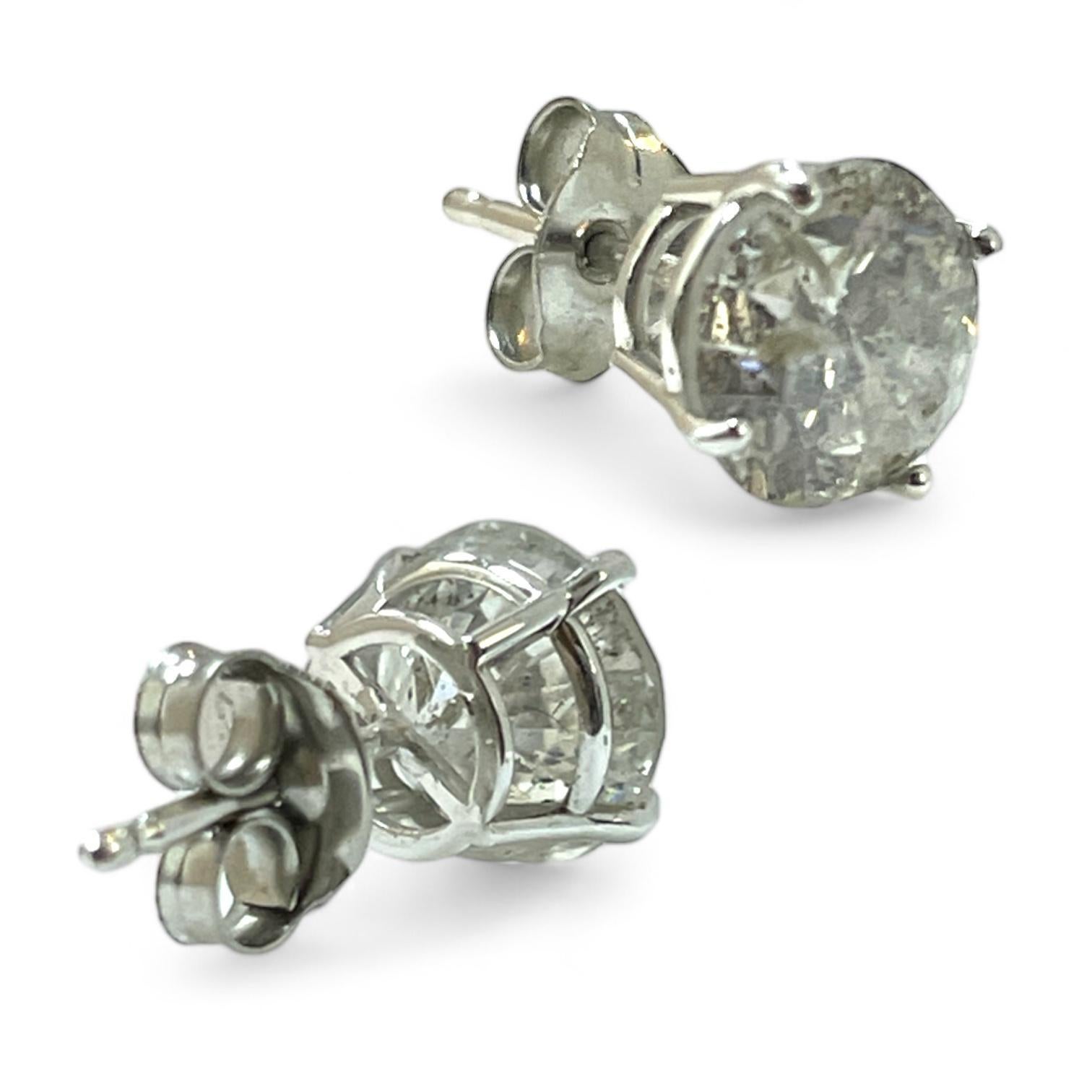 Taglio rotondo Orecchino con diamante Brilliante in oro bianco 14K in vendita