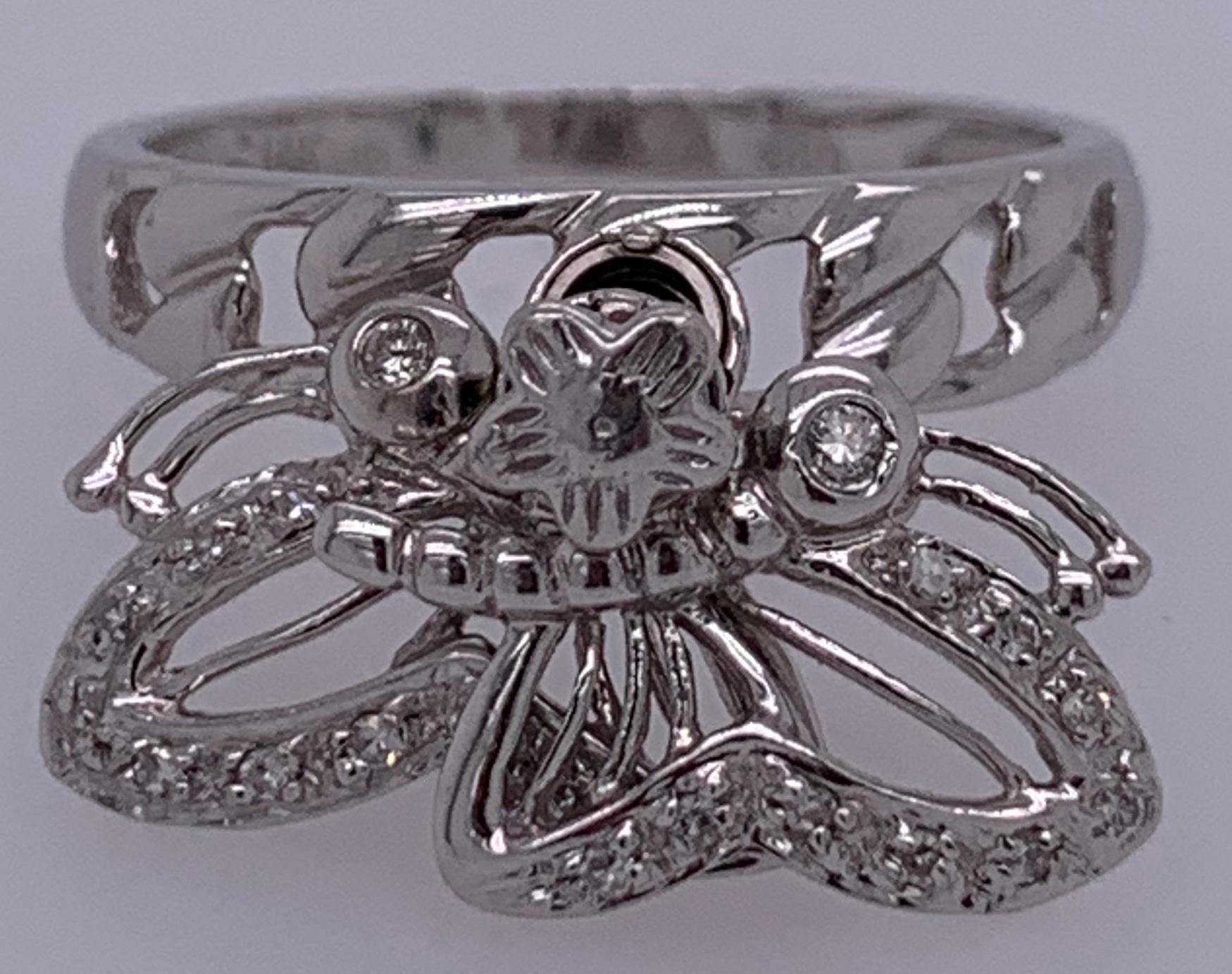 Anello con farfalla e diamante da 0,25 carati in oro bianco 14 carati, 4 grammi in vendita 1