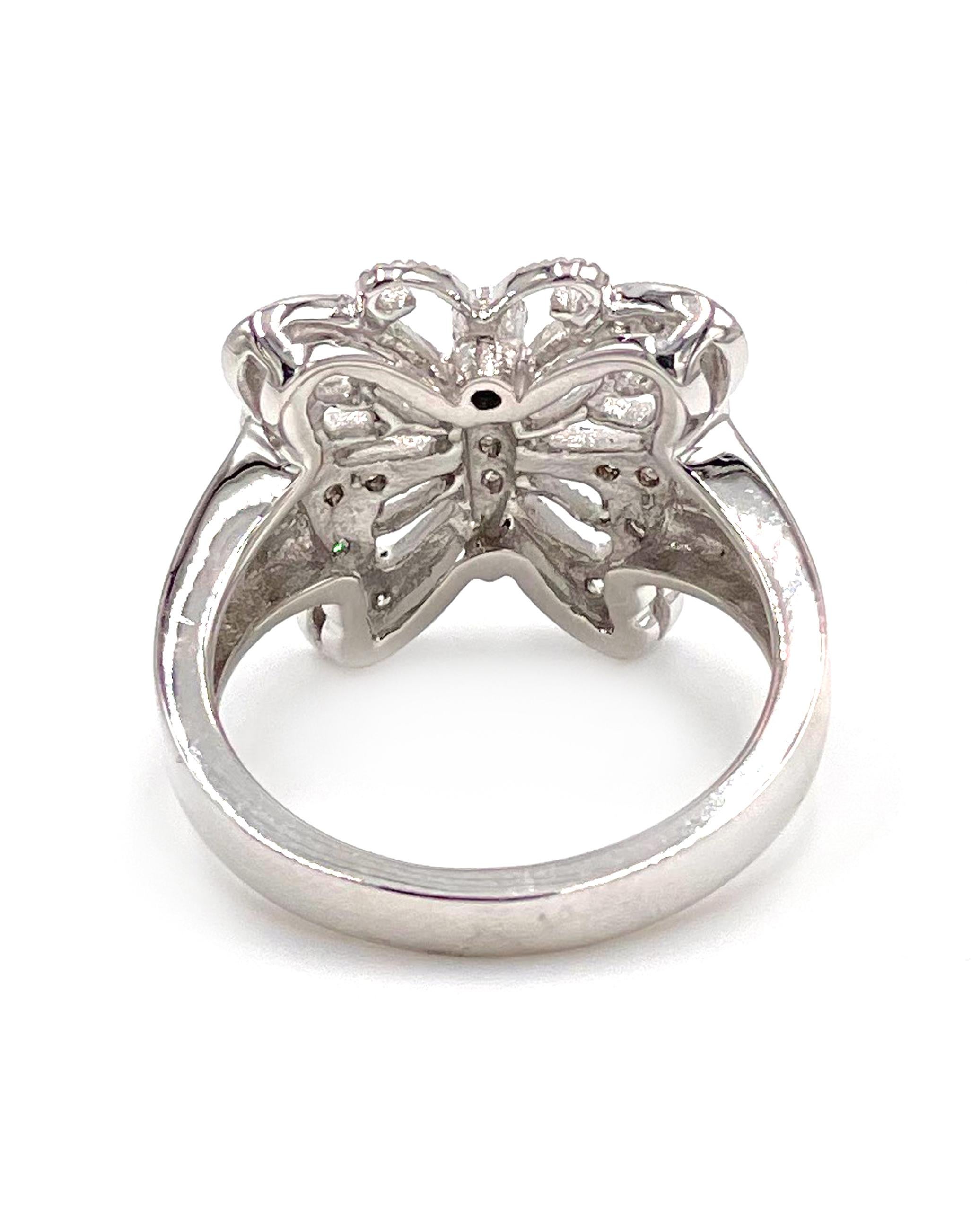 14K White Gold Butterfly Ring with Diamonds In New Condition For Sale In Old Tappan, NJ