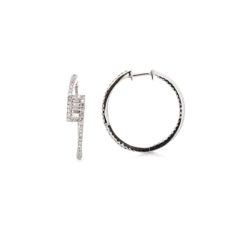 Taille baguette Créoles Bypass en or blanc 14 carats avec diamants ronds et baguettes de 1,01 carat en vente
