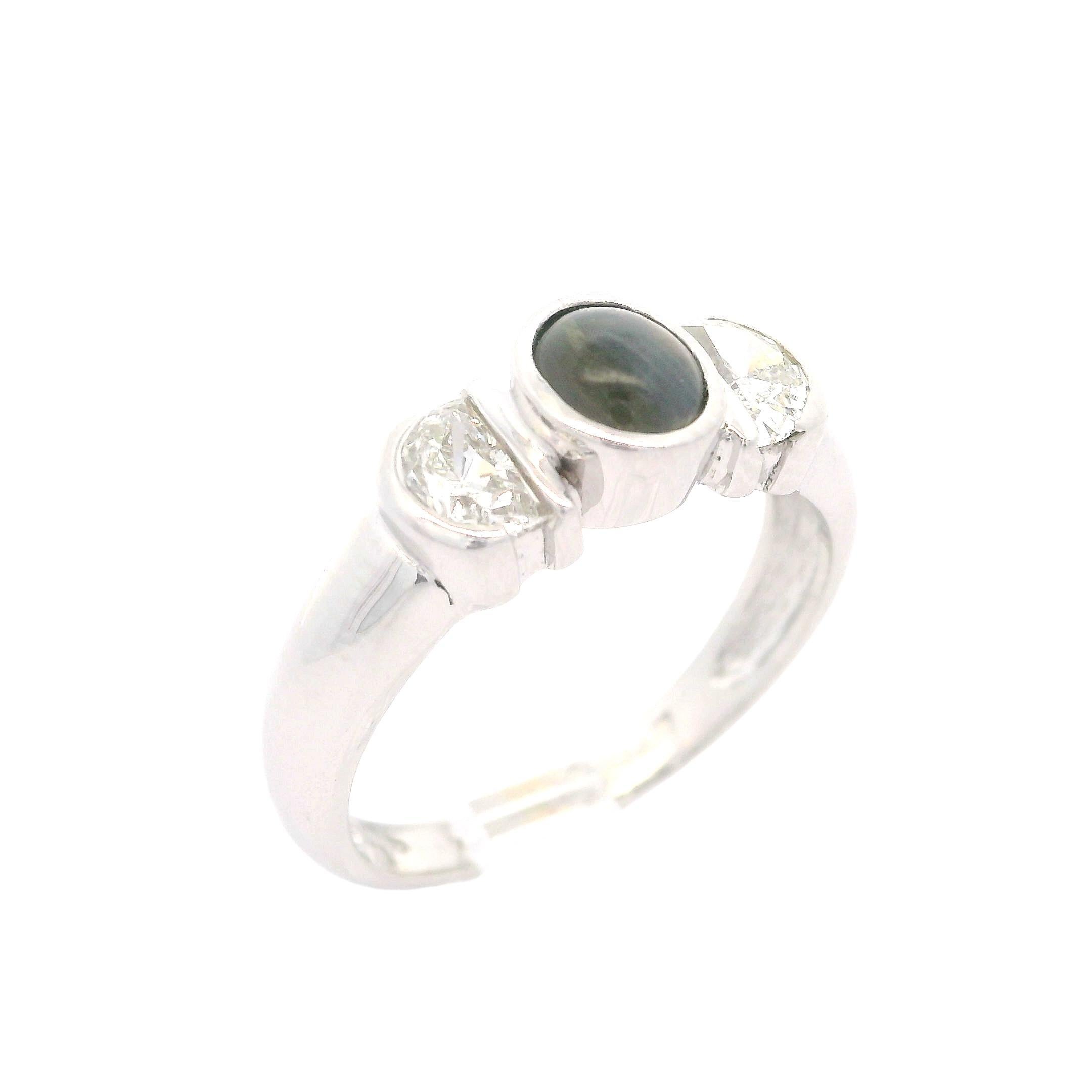 Bague demi-lune en or blanc 14 carats avec cabochon en chrysobéryl œil de chat et diamants 0,36 carat en vente 3