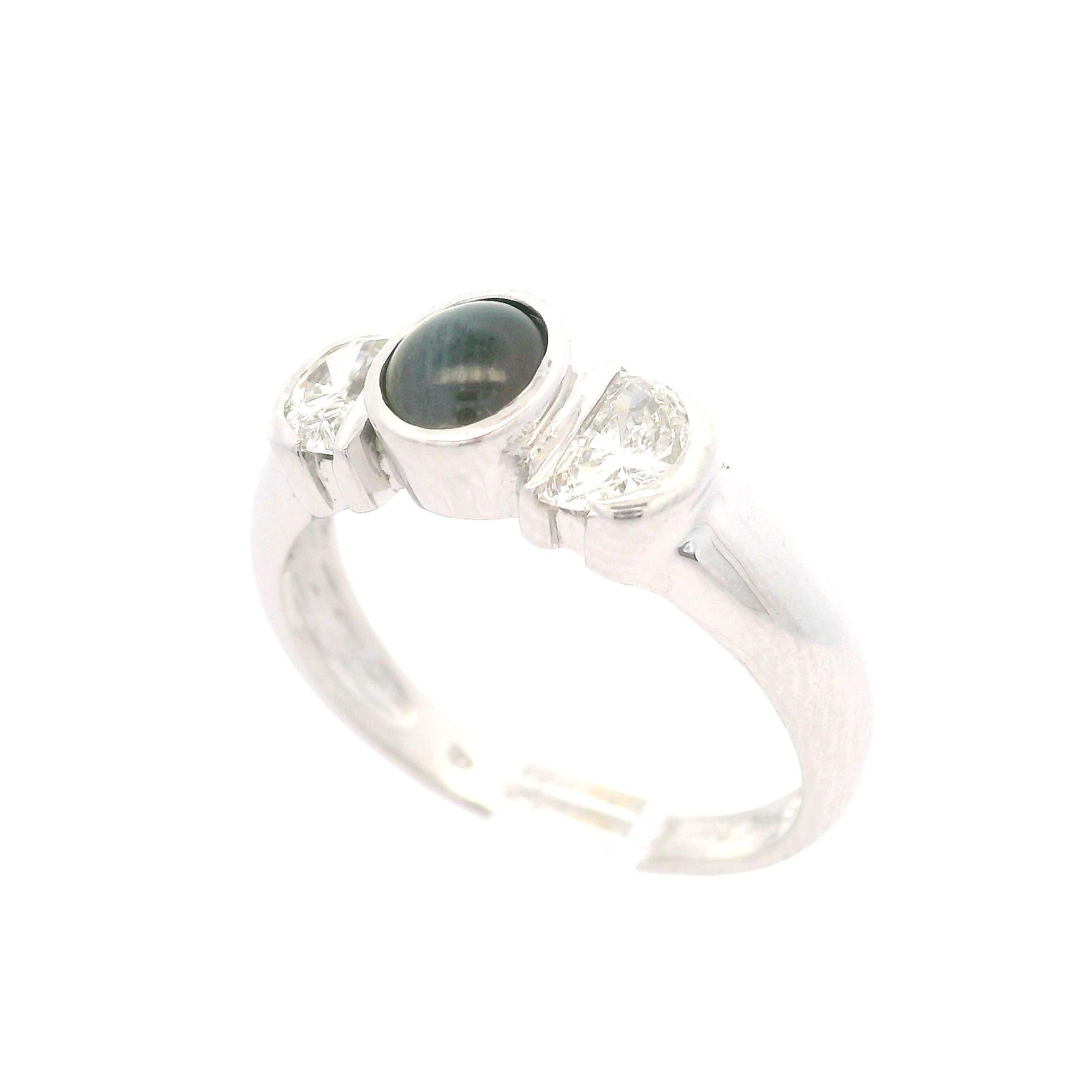 Bague demi-lune en or blanc 14 carats avec cabochon en chrysobéryl œil de chat et diamants 0,36 carat en vente 4
