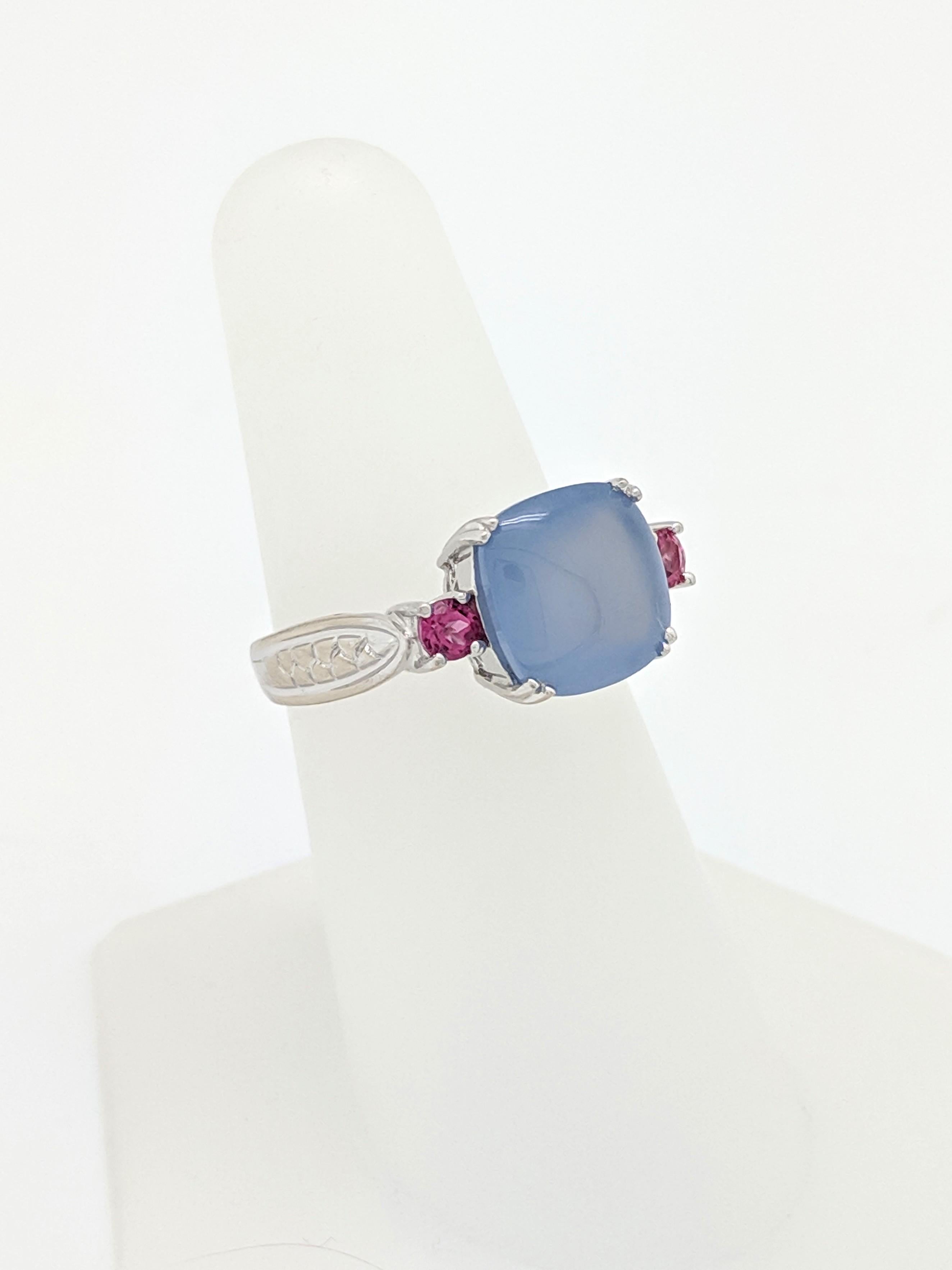 14 Karat White Gold Cabochon Cut Purple Jade and Pink Tourmaline Ring In Good Condition For Sale In Gainesville, FL