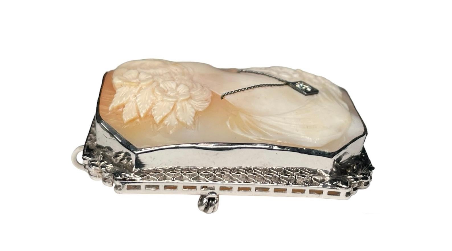 14K White Gold Cameo Brooch/ Pendant In Good Condition For Sale In Guaynabo, PR