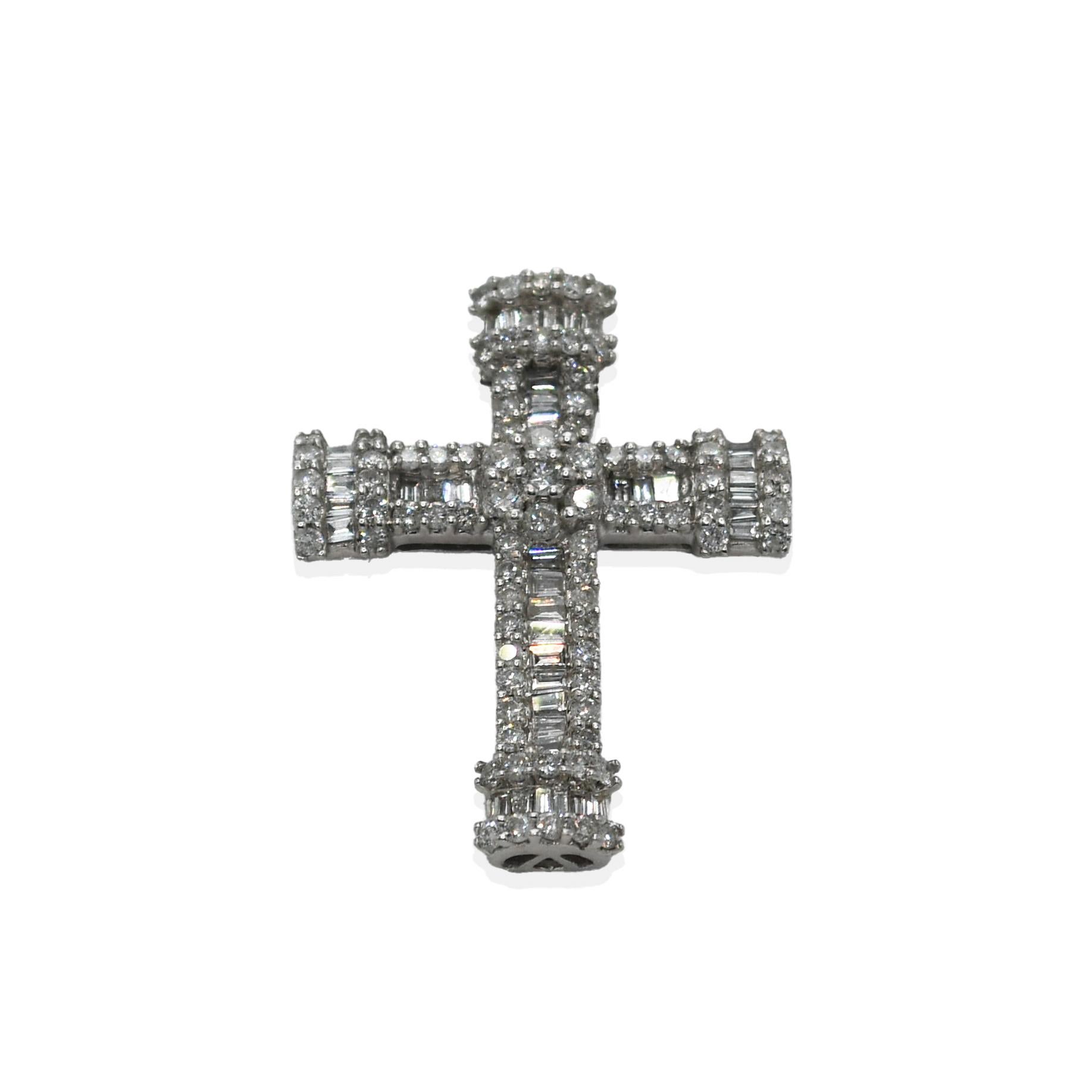 14K White Gold Chain and Diamond Cross Pendant

Elevate your style with this exquisite 14k white gold chain and diamond cross pendant. Crafted with precision and adorned with stunning diamonds, this piece is a true testament to elegance and