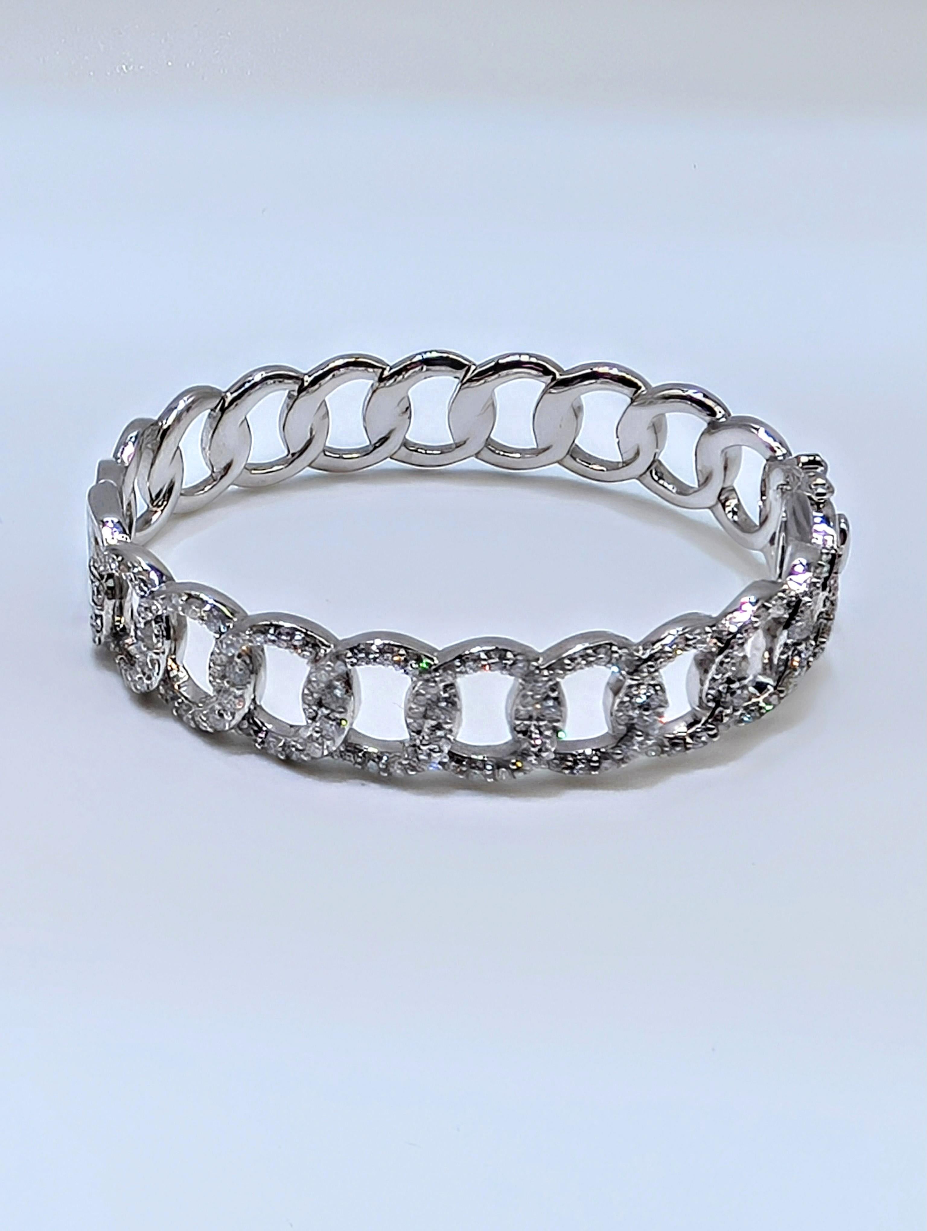 Round Cut 14K White Gold Chain Bangle With Brilliant Cut Round Diamonds For Sale